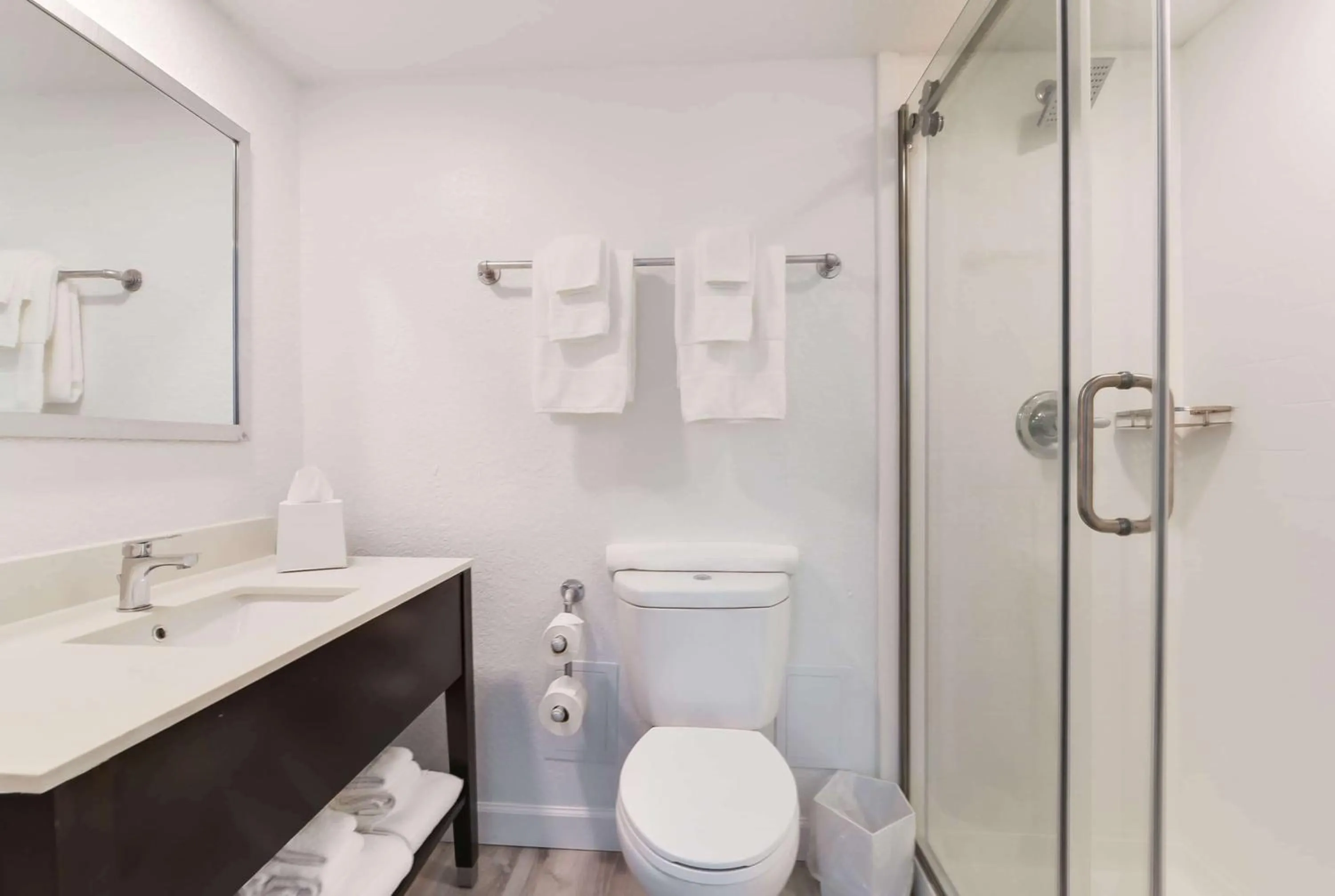 TV and multimedia in Chateau Mar Golf Resort, Trademark Collection by Wyndham