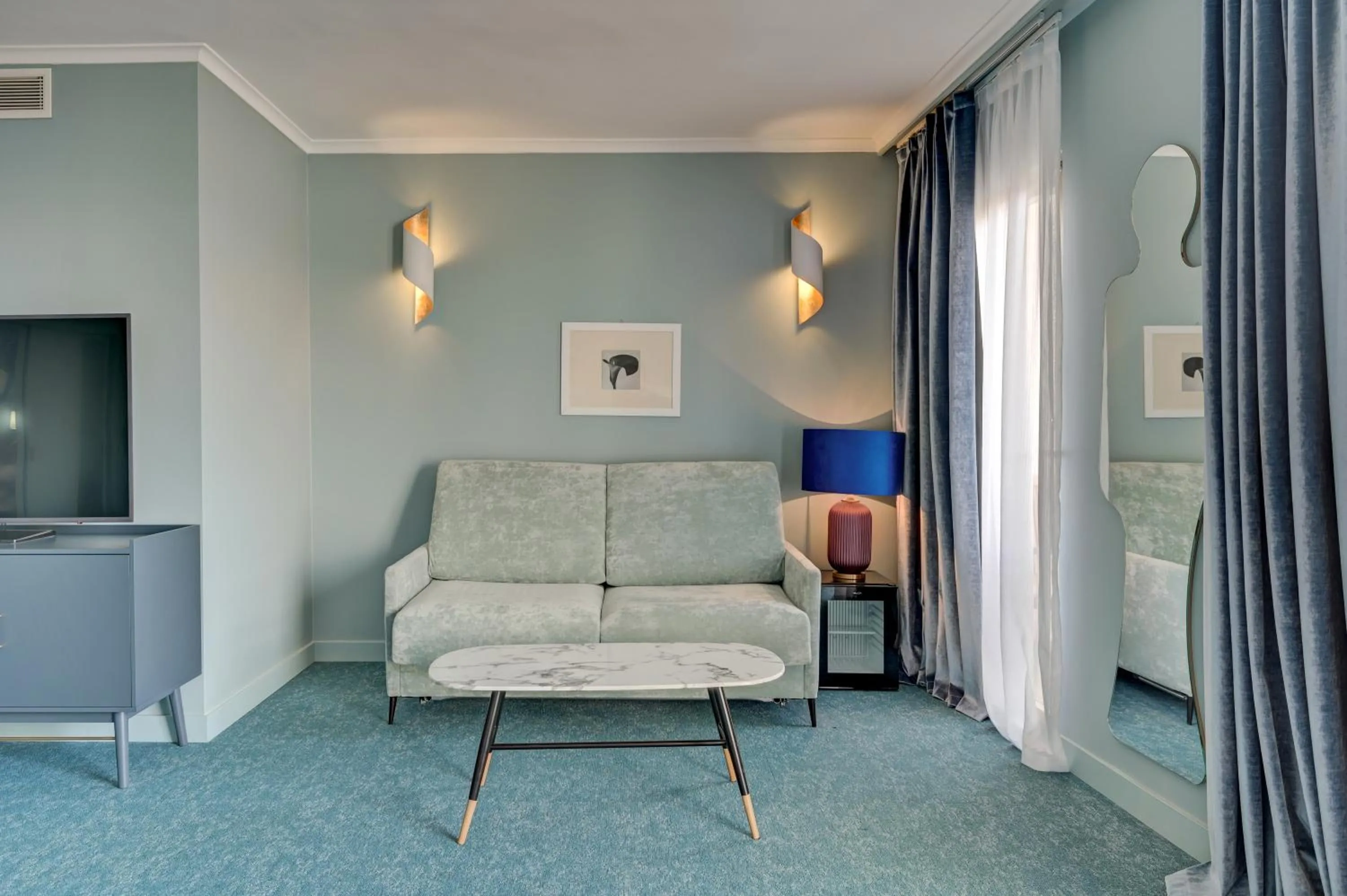 Seating area in Juliana Hotel Cannes