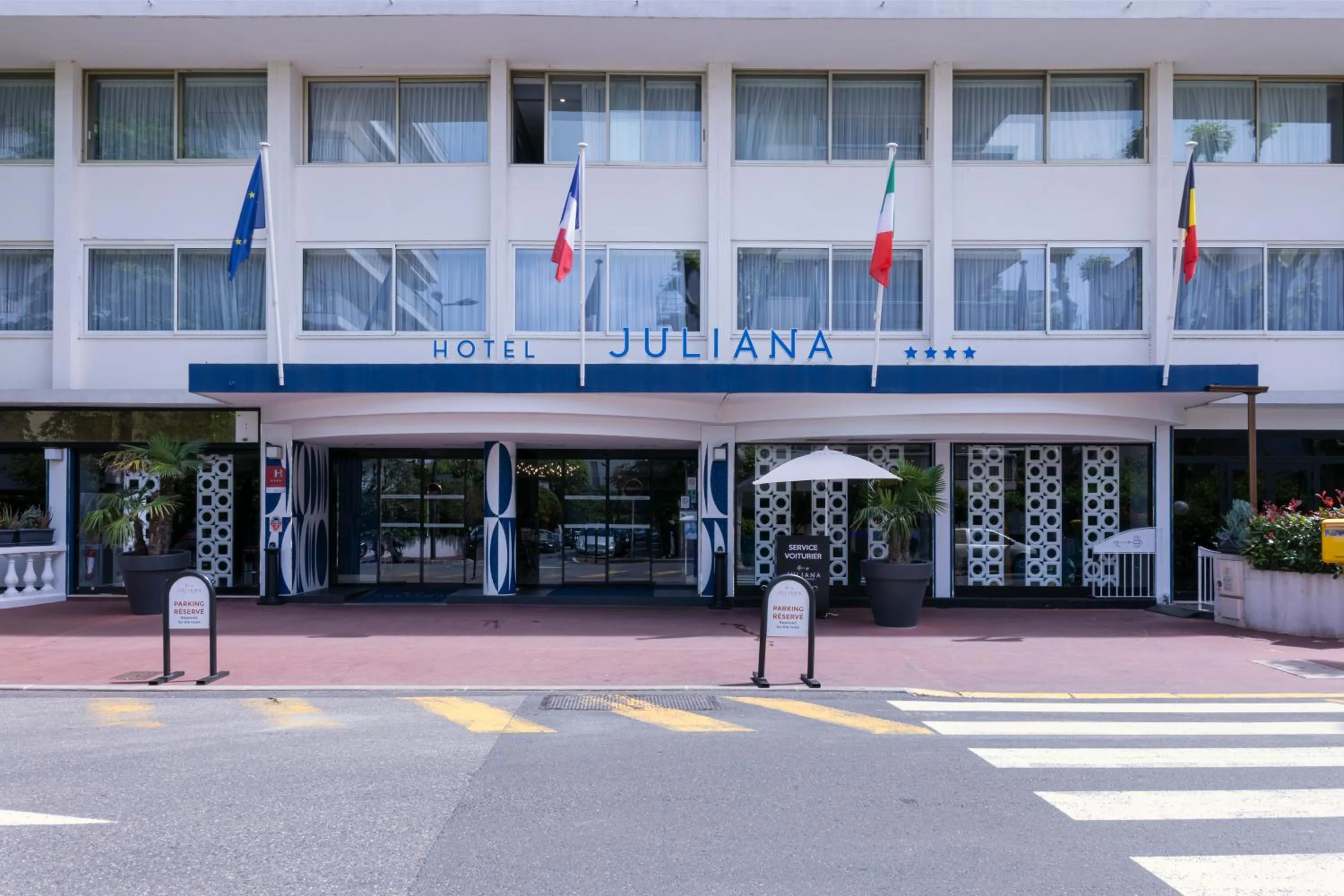 Facade/entrance in Juliana Hotel Cannes