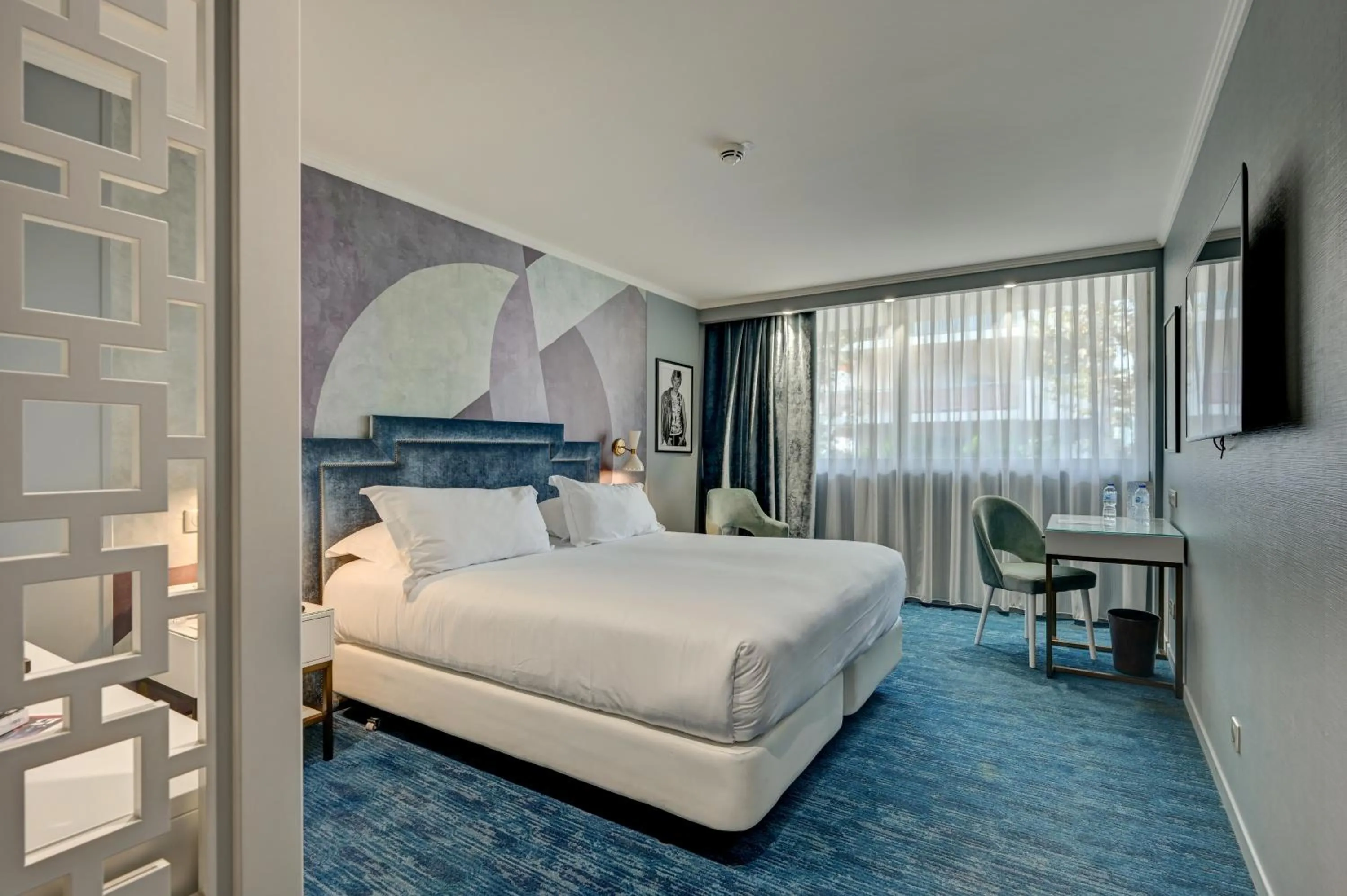 Photo of the whole room, Bed in Juliana Hotel Cannes