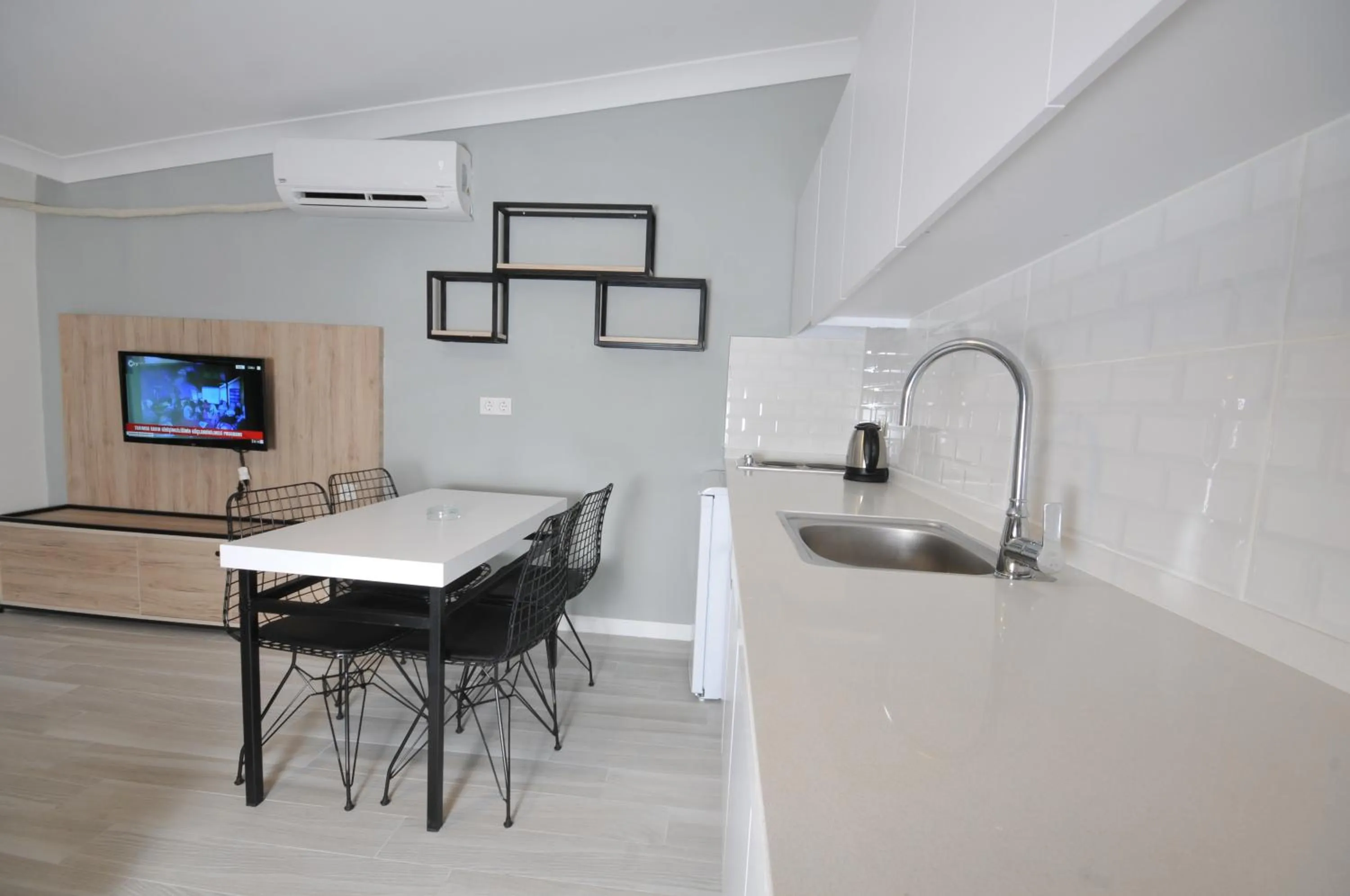 Kitchen or kitchenette in Club Sema Suite Hotel