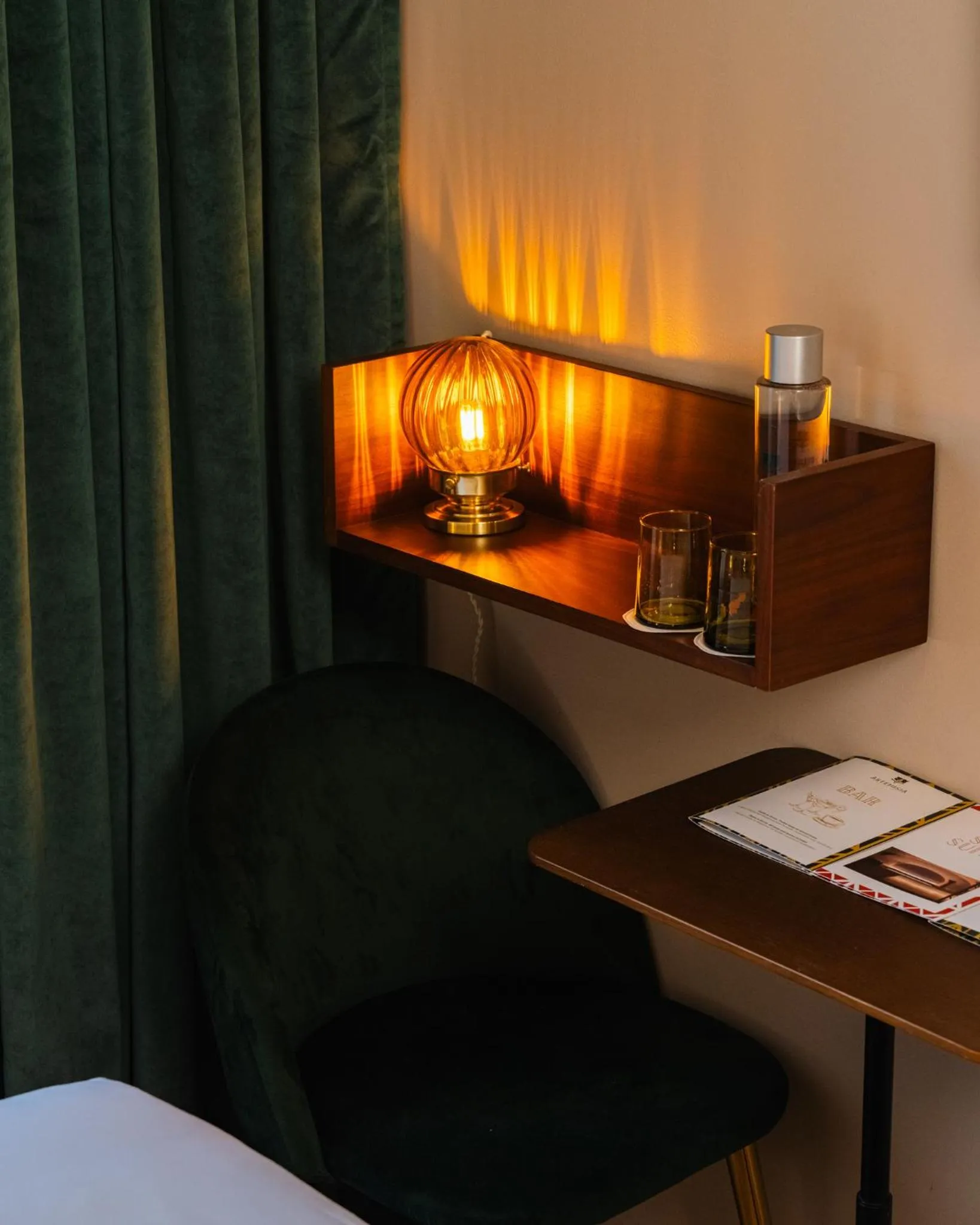 Property building in Hôtel Artemisia Montmartre