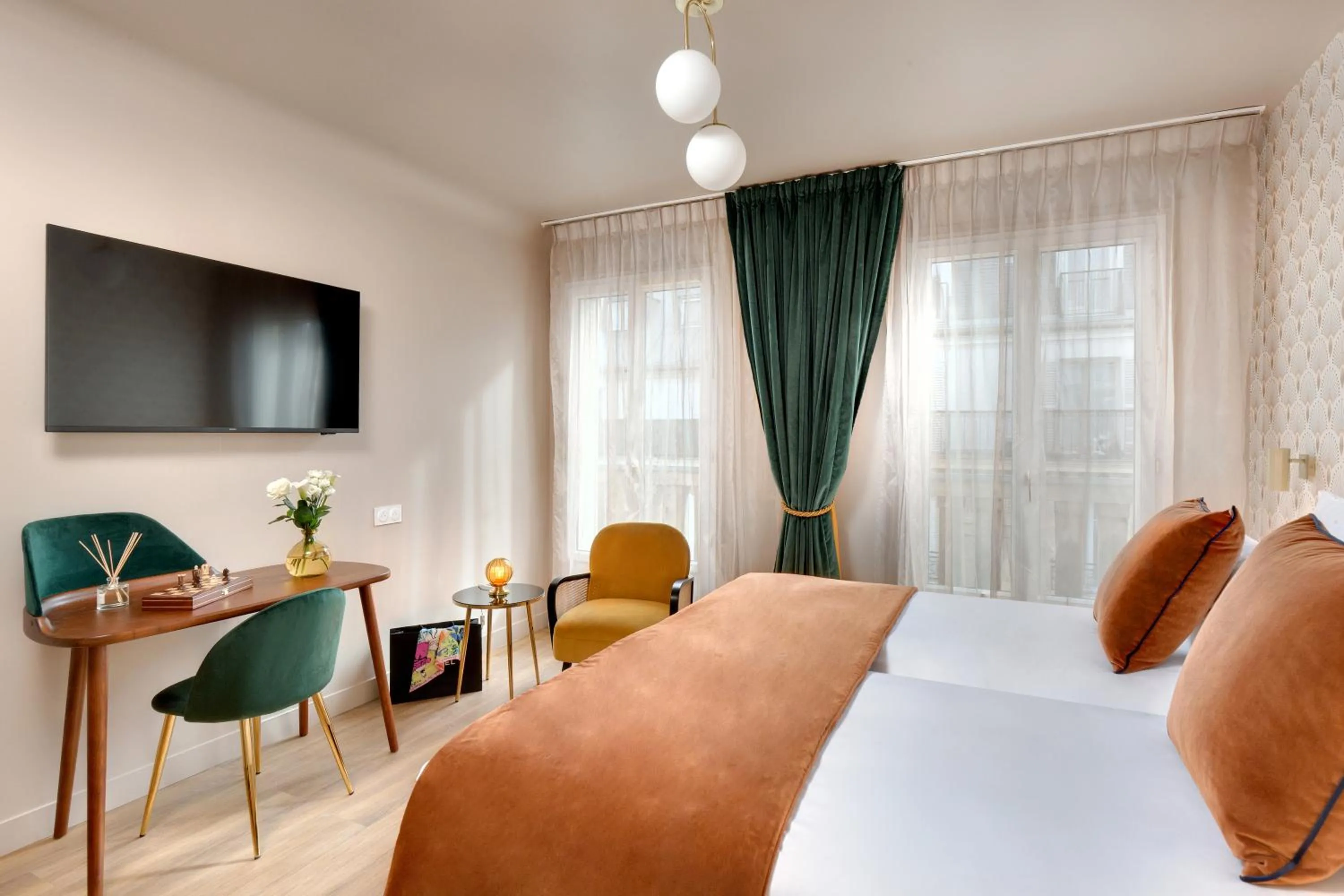 Bed in Hôtel Artemisia Montmartre