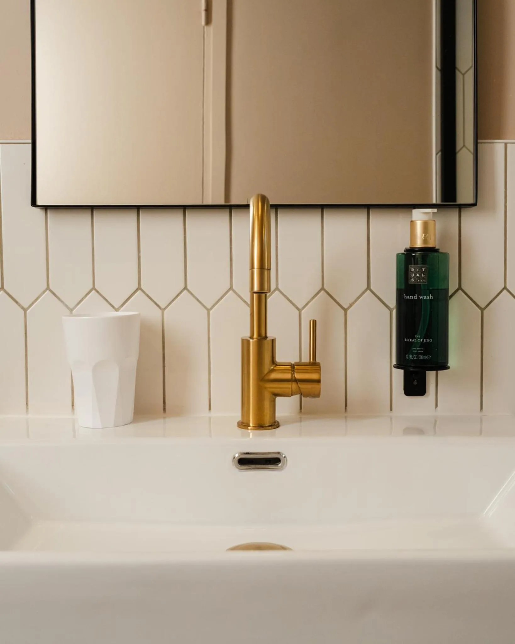 Property building in Hôtel Artemisia Montmartre