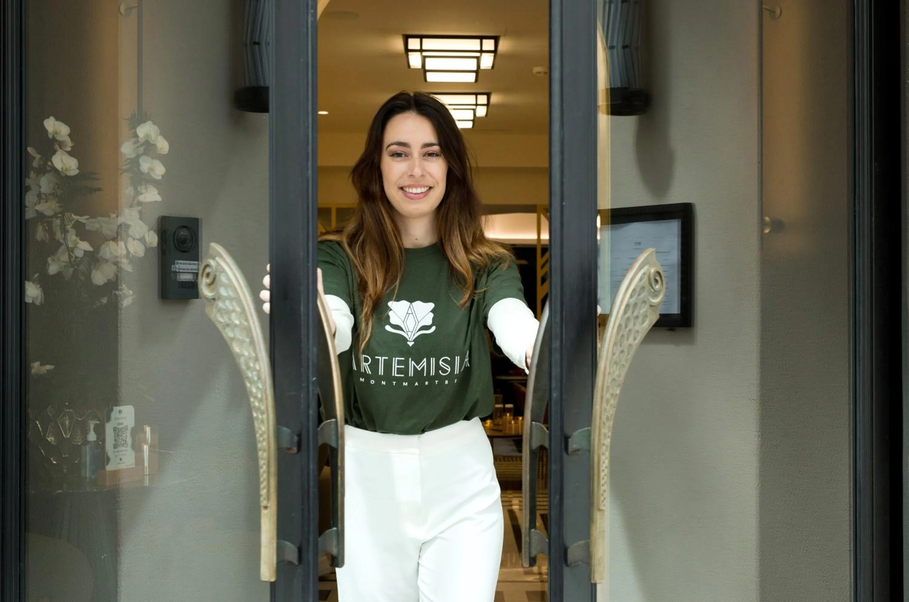 Lobby or reception in Hôtel Artemisia Montmartre