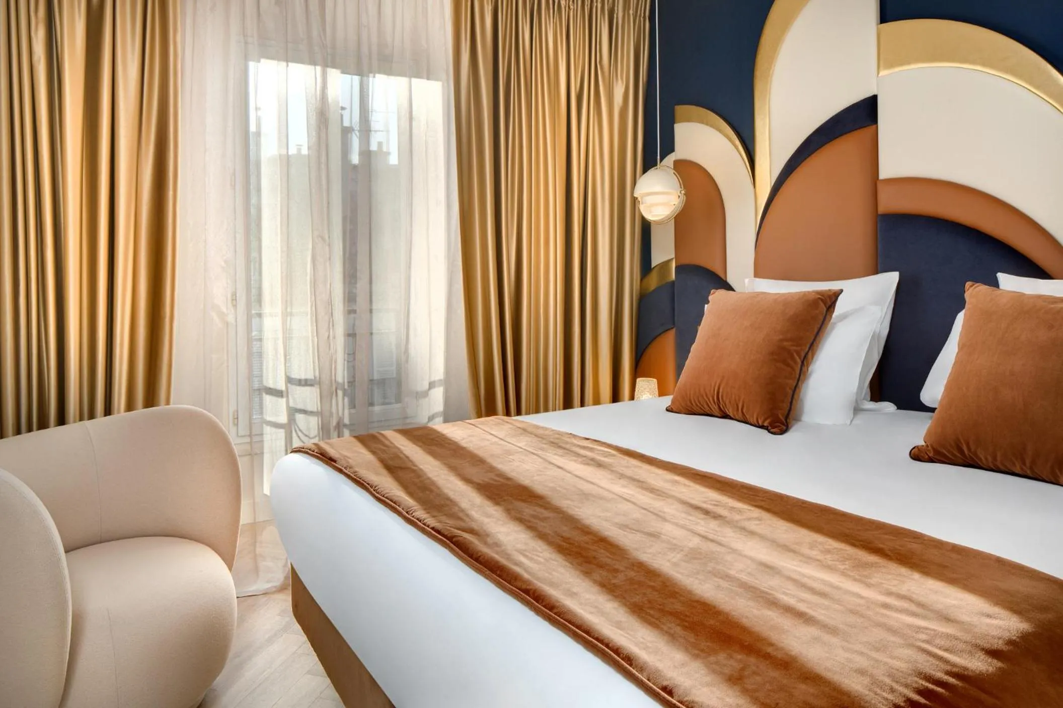 Bed in Hôtel Artemisia Montmartre