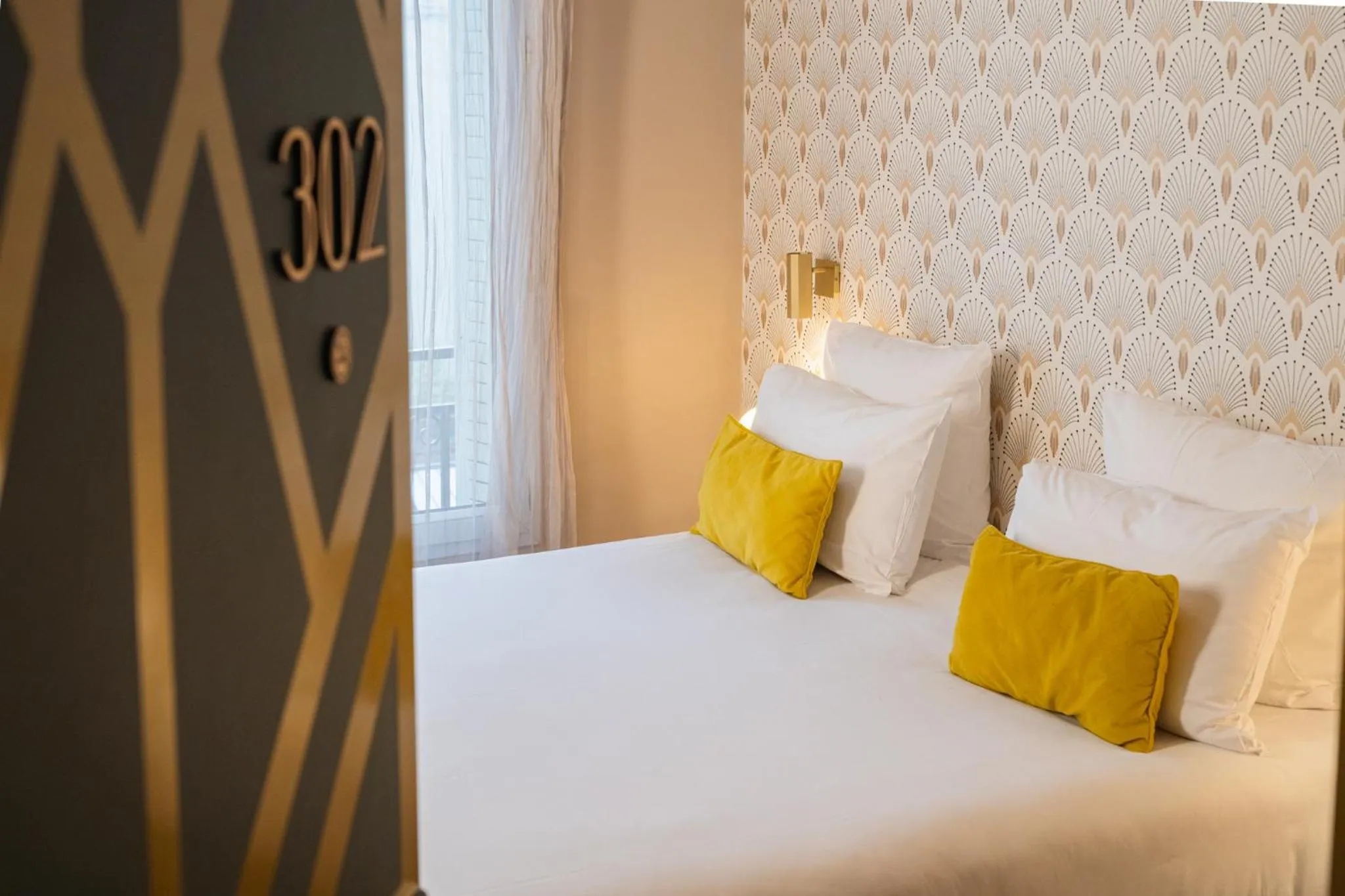 Bed in Hôtel Artemisia Montmartre