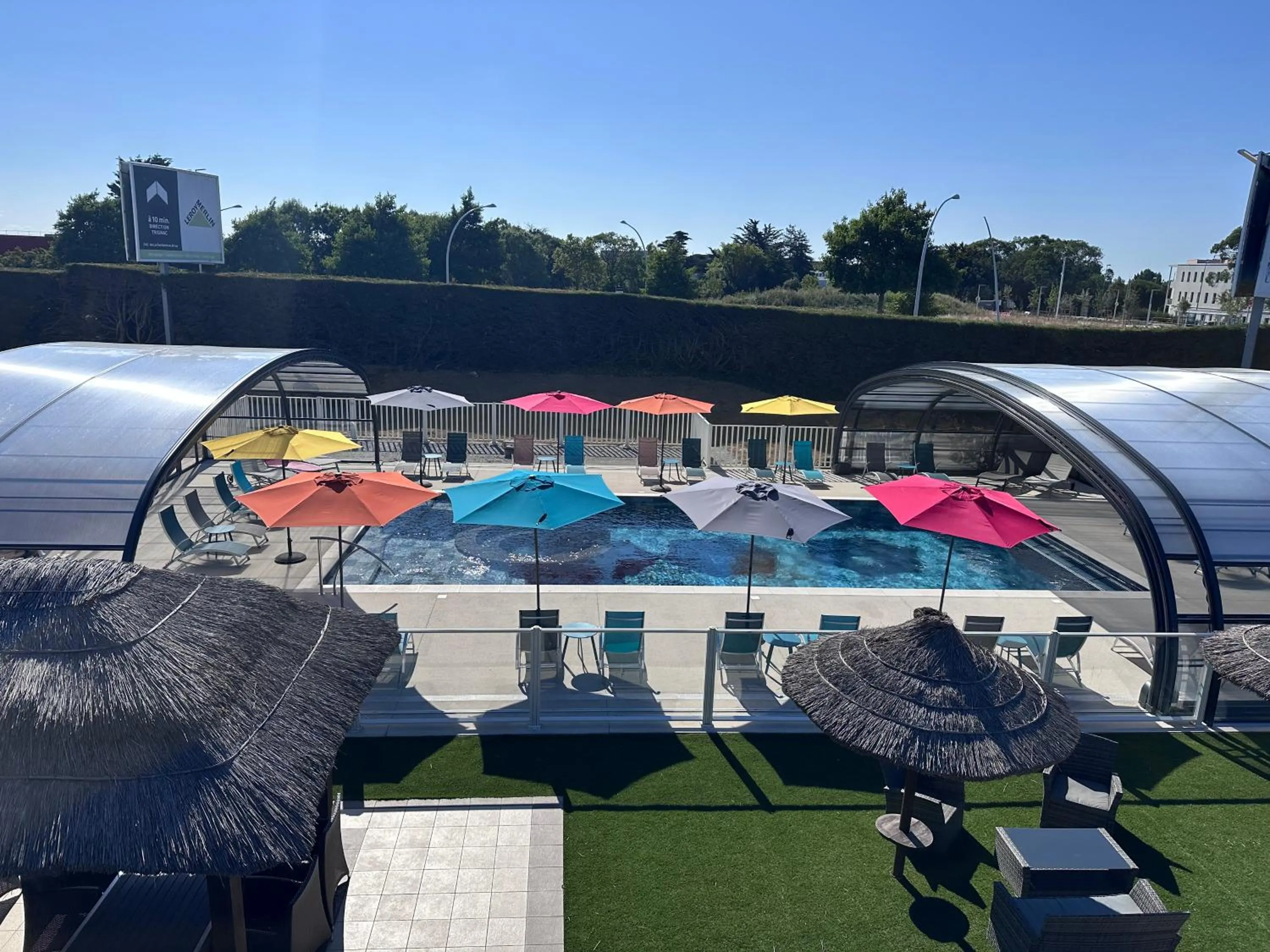 Swimming pool in The Originals Boutique, Hôtel Aquilon, Saint-Nazaire