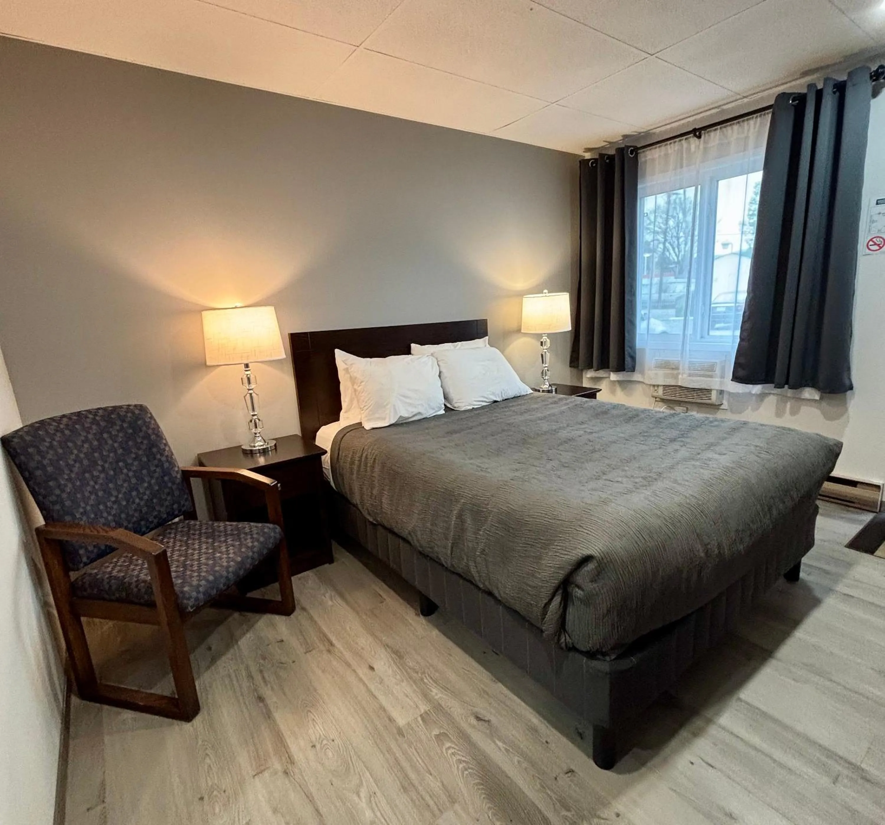 Bedroom, Bed in Western Traveller Motel