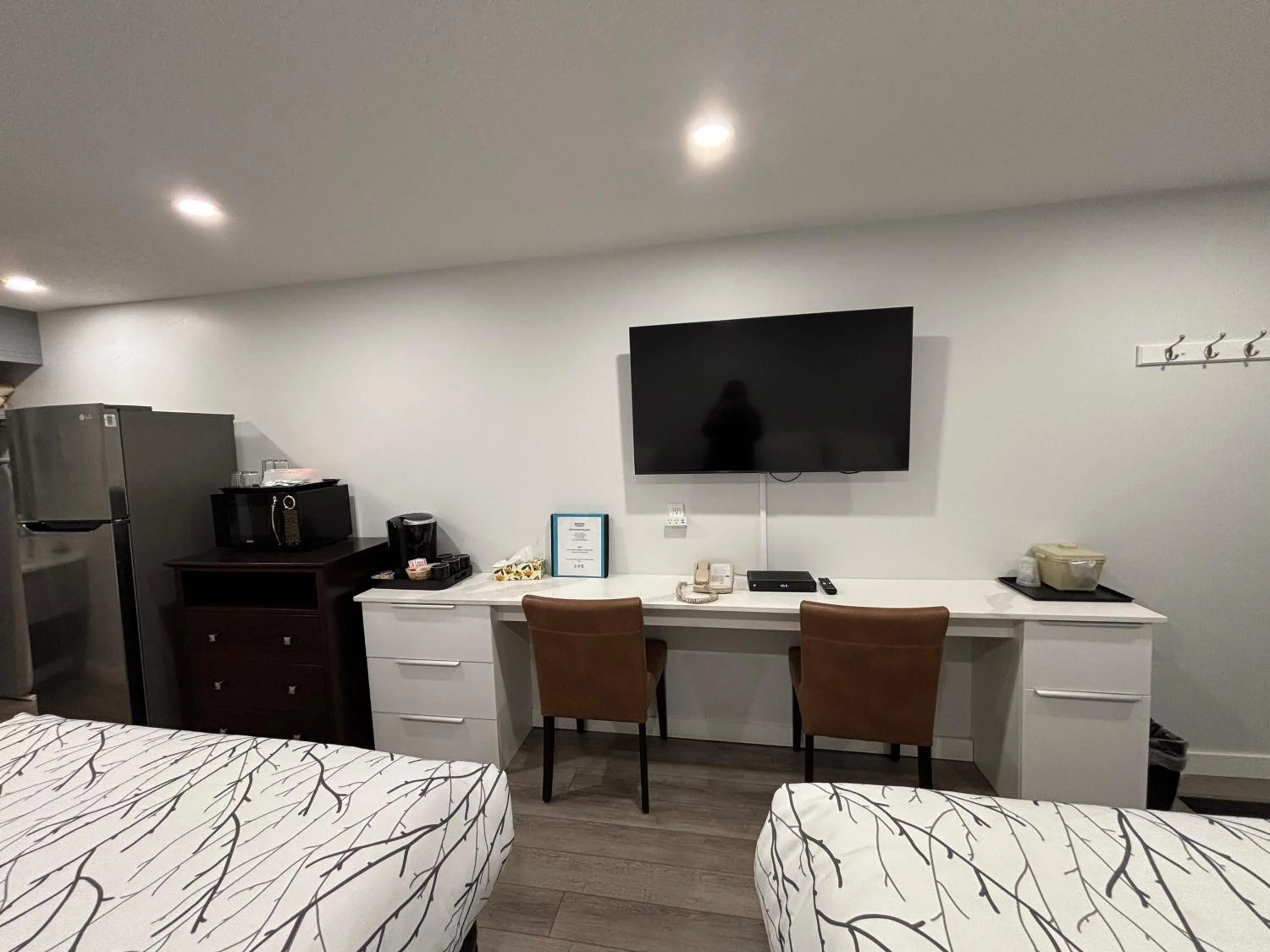 TV and multimedia, Bed in Western Traveller Motel