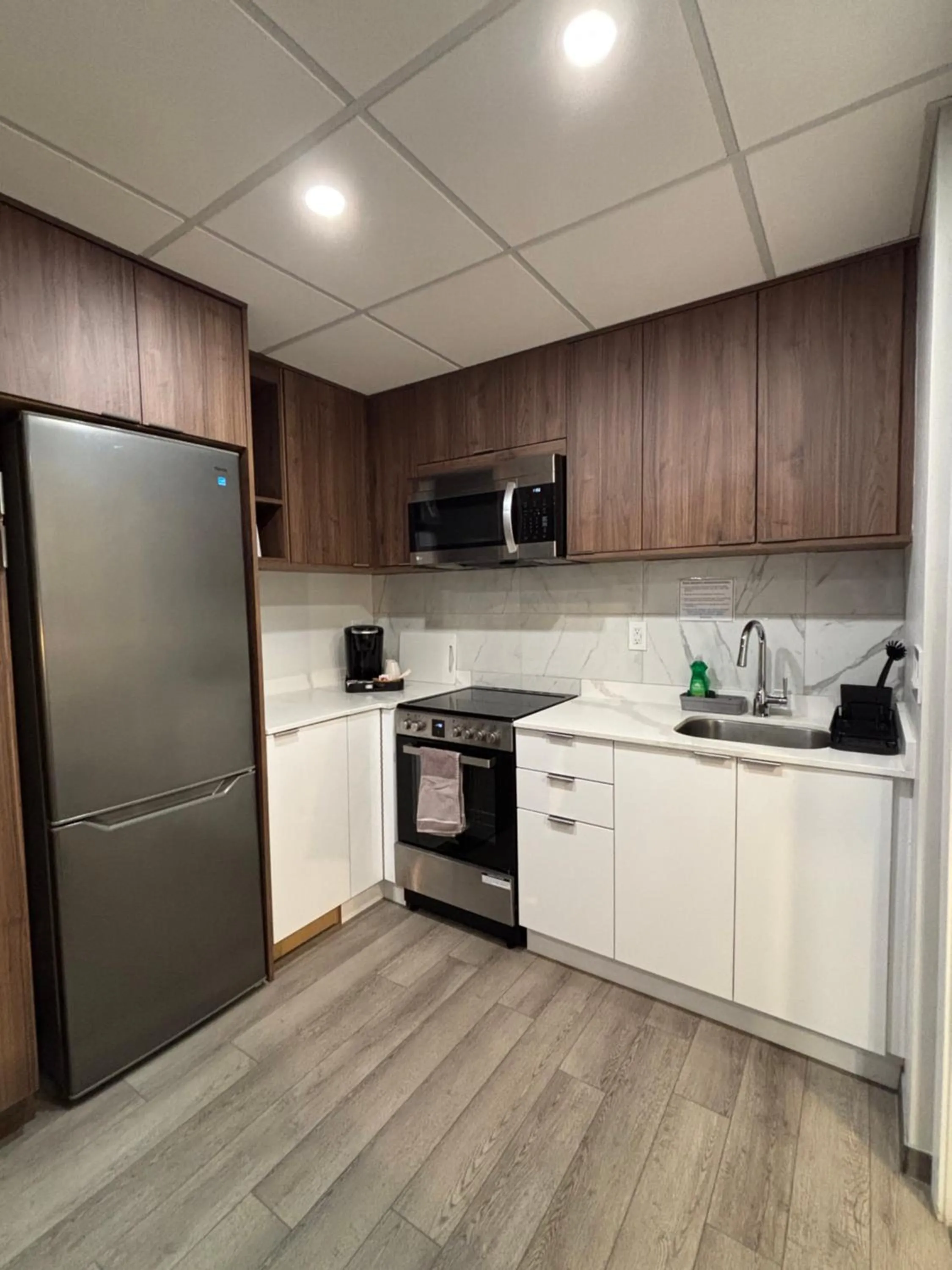 kitchen in Western Traveller Motel