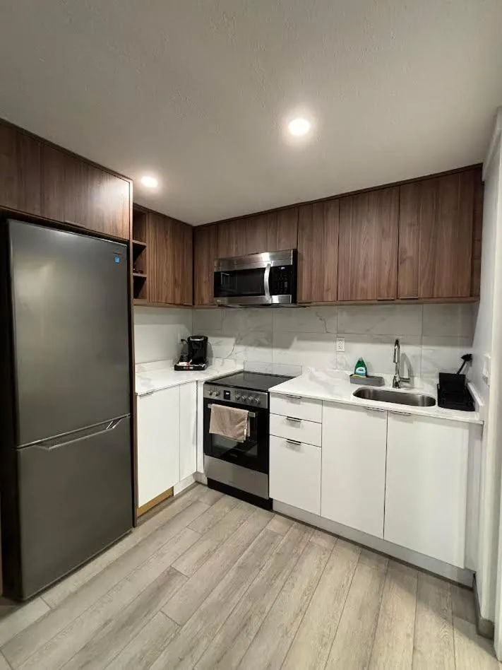 Kitchen or kitchenette in Western Traveller Motel