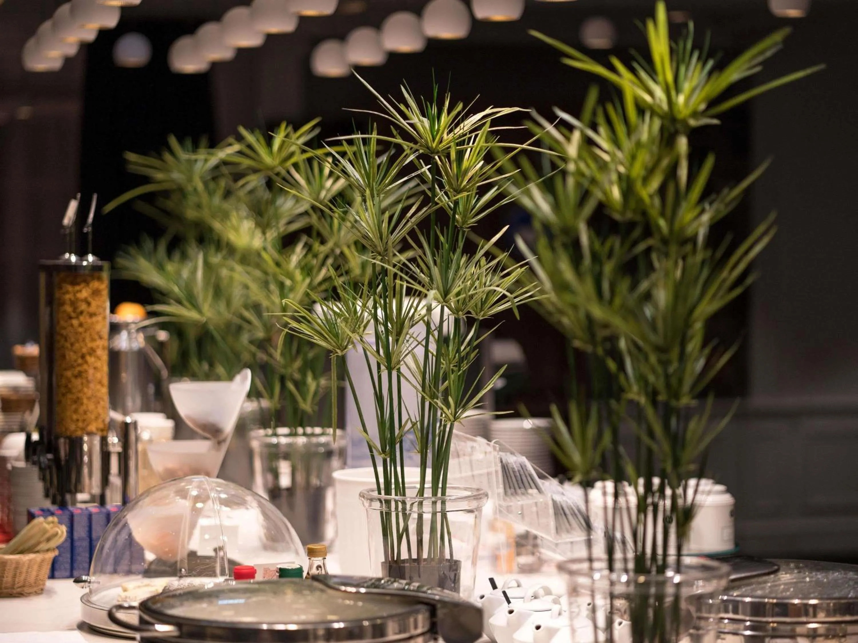 Restaurant/places to eat in Aigle Noir Hotel Fontainebleau - MGallery Collection