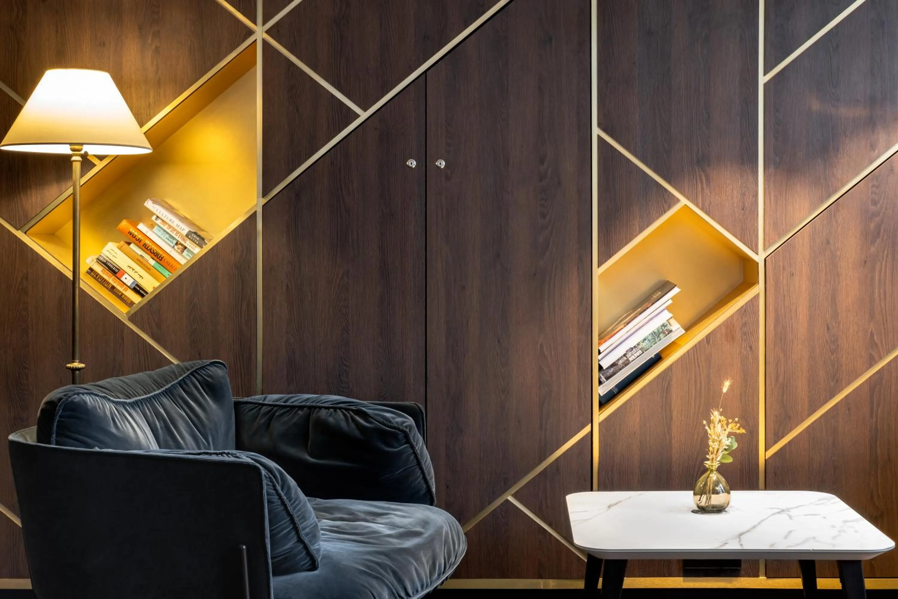 Lounge or bar in Aigle Noir Hotel Fontainebleau - MGallery Collection