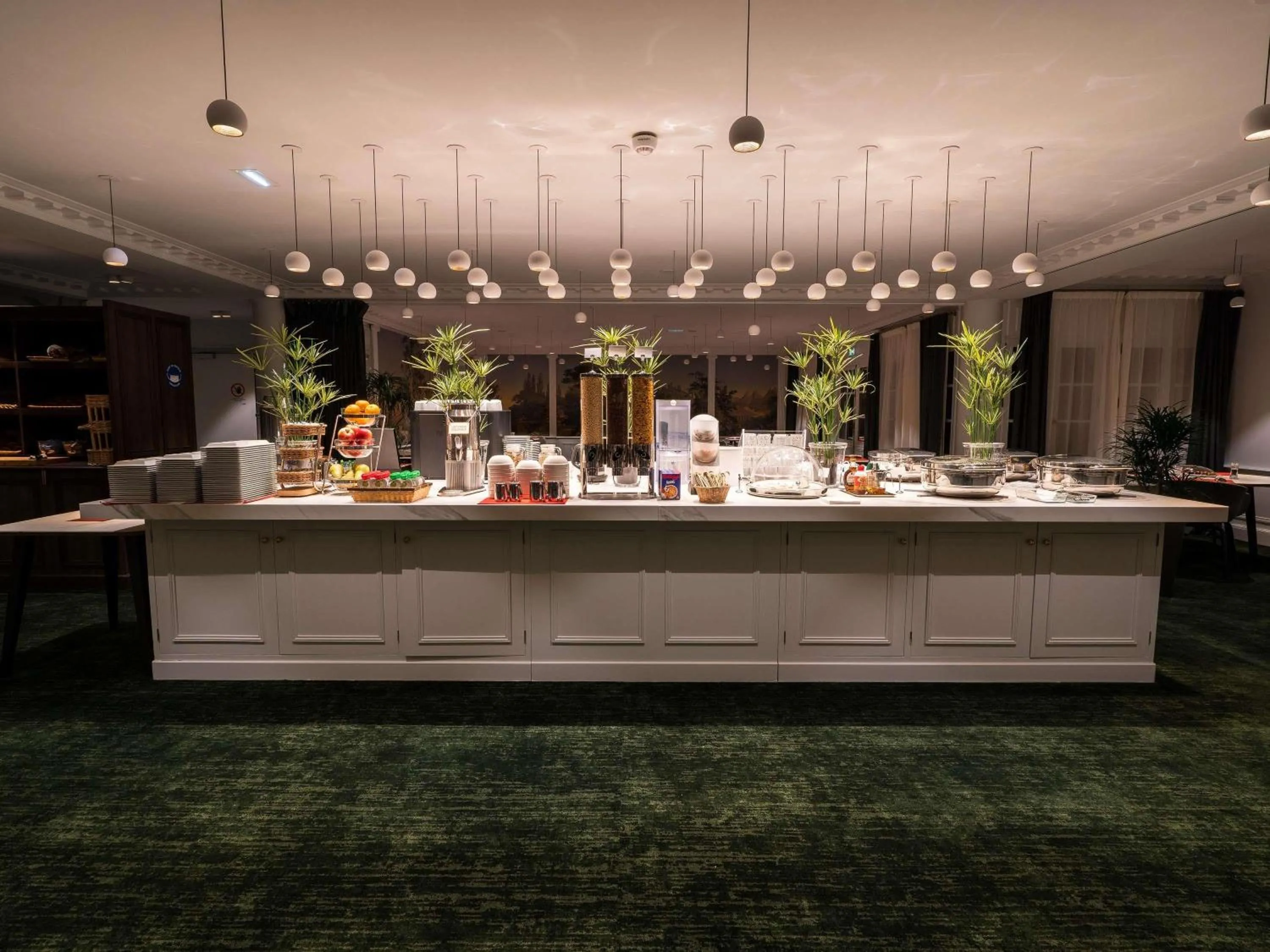 Breakfast in Aigle Noir Hotel Fontainebleau - MGallery Collection