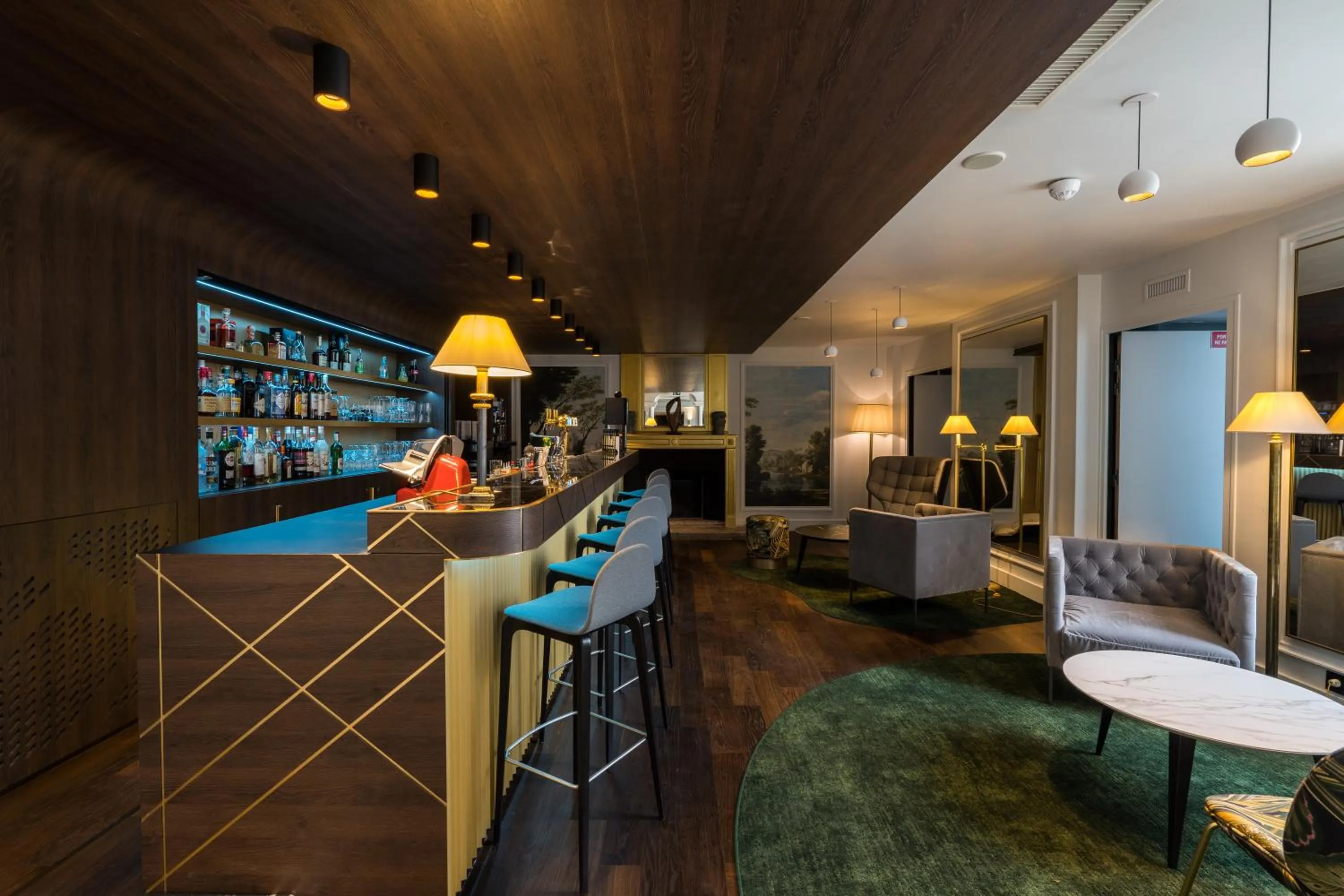 Lounge or bar in Aigle Noir Hotel Fontainebleau - MGallery Collection