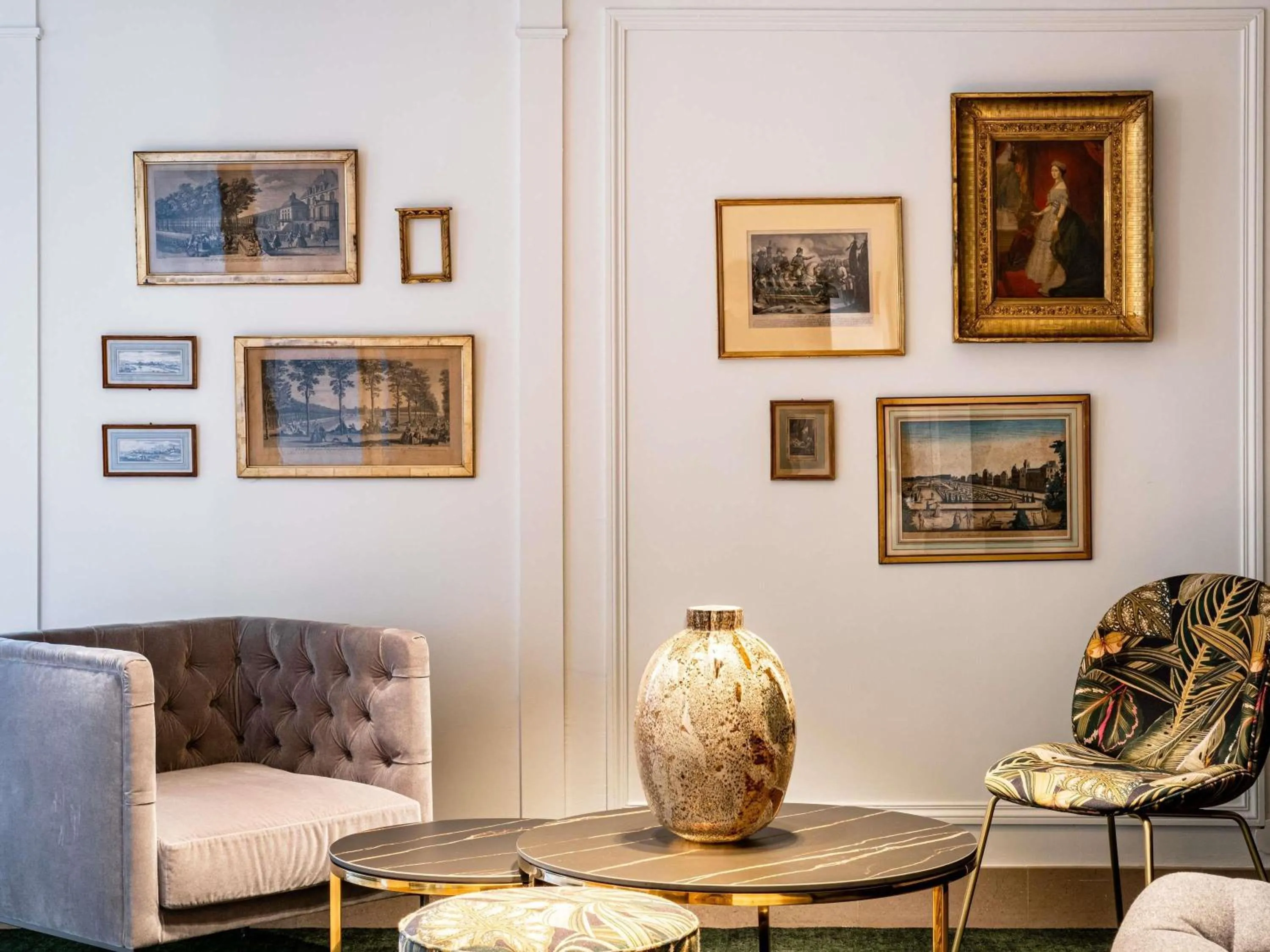 Property building in Aigle Noir Hotel Fontainebleau - MGallery Collection