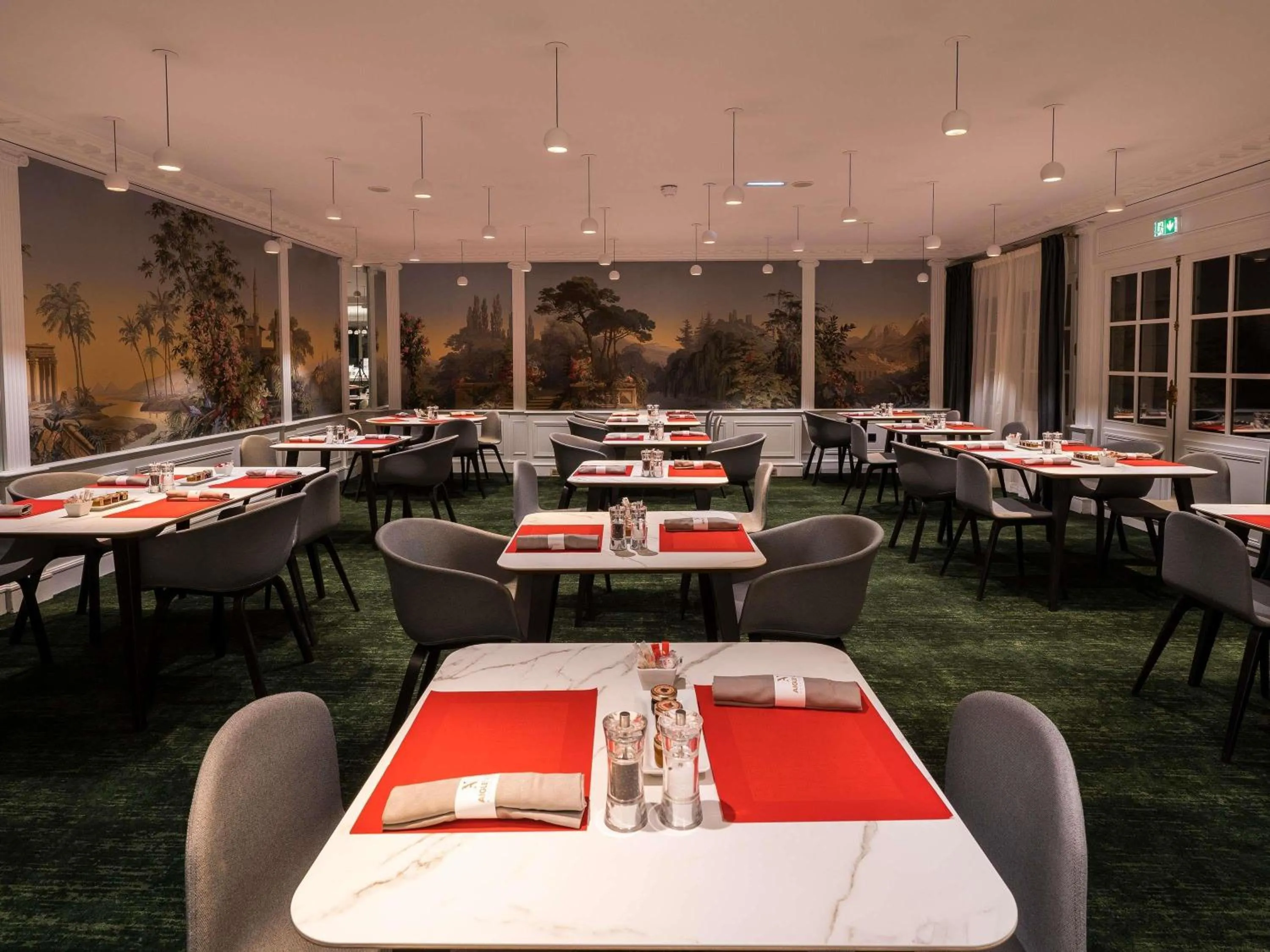 Breakfast in Aigle Noir Hotel Fontainebleau - MGallery Collection