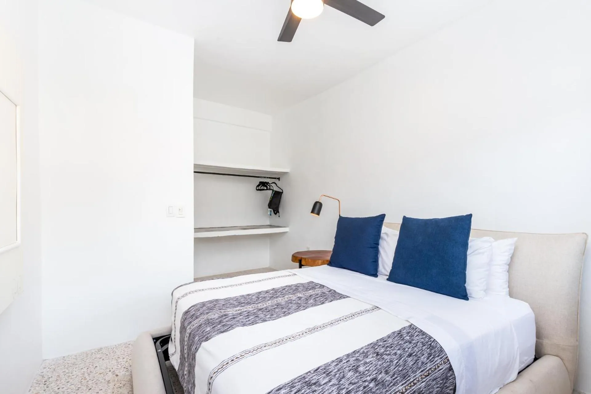 Bedroom, Bed in Cuale