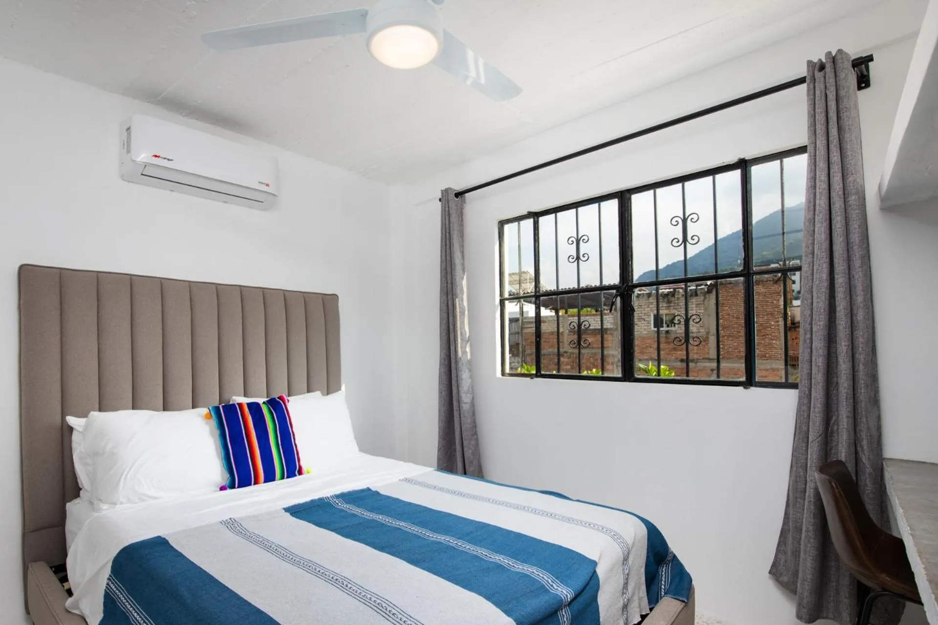 Bedroom, Bed in Cuale