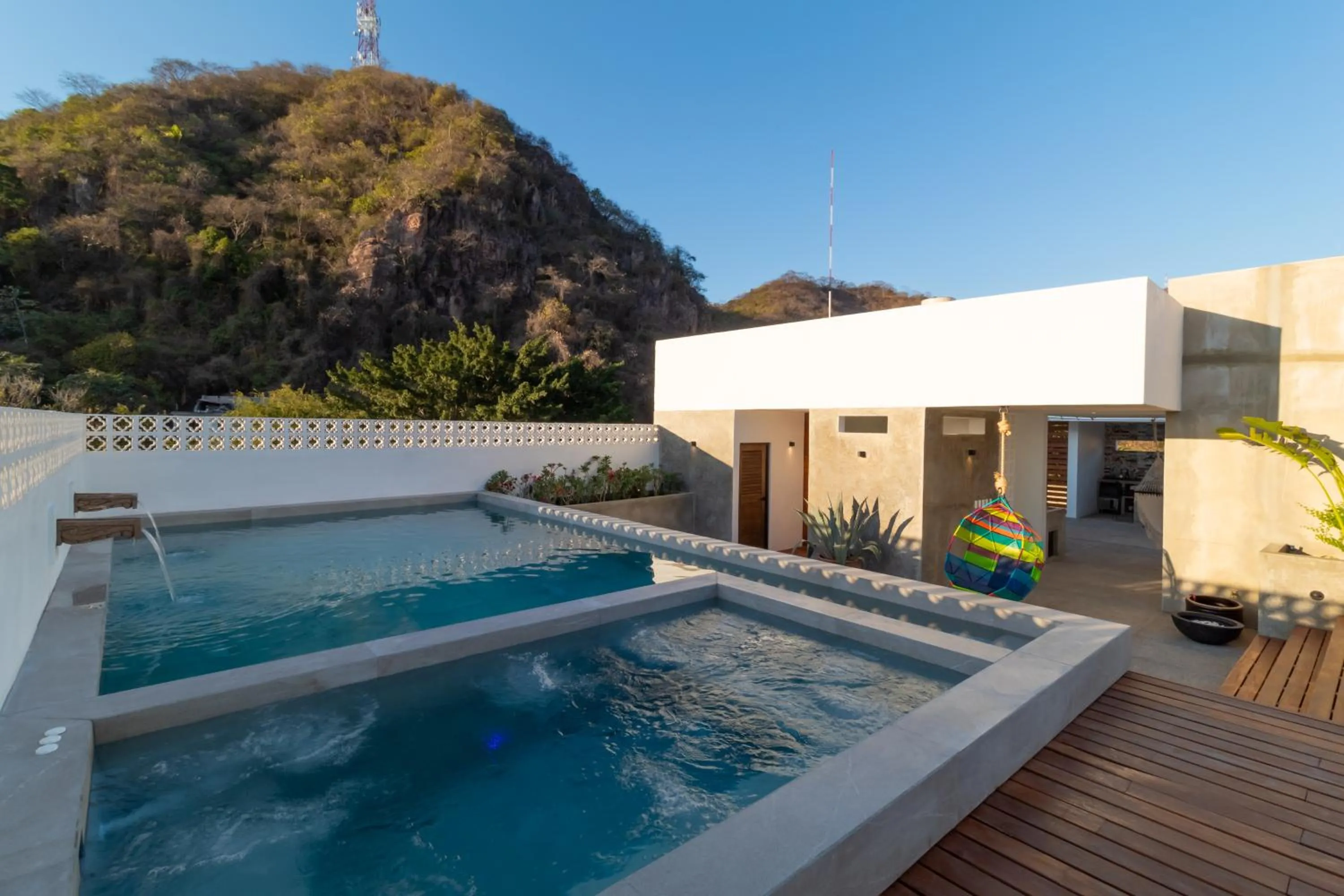 Property building in Cuale