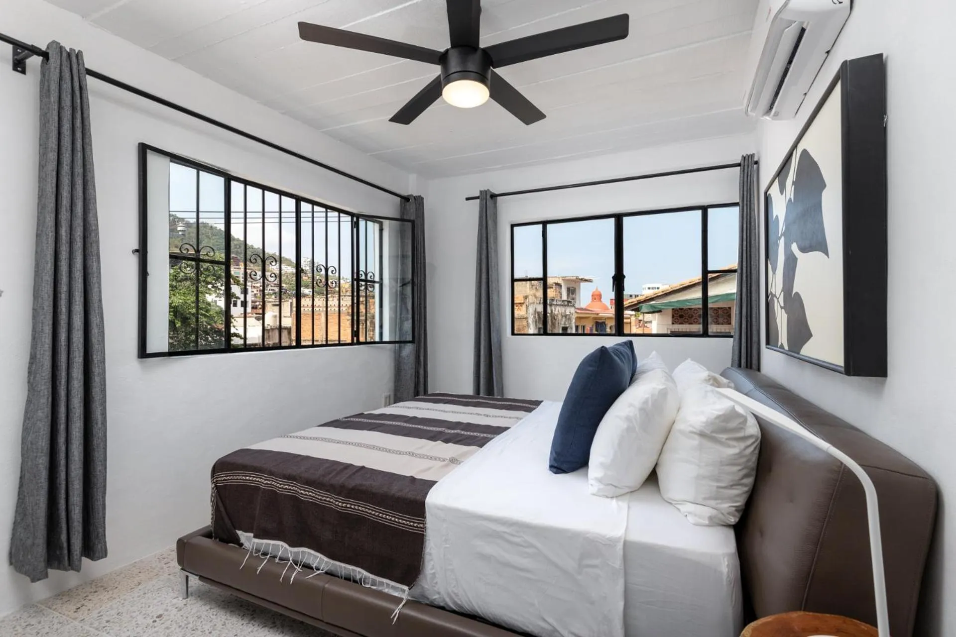 Bedroom, Bed in Cuale