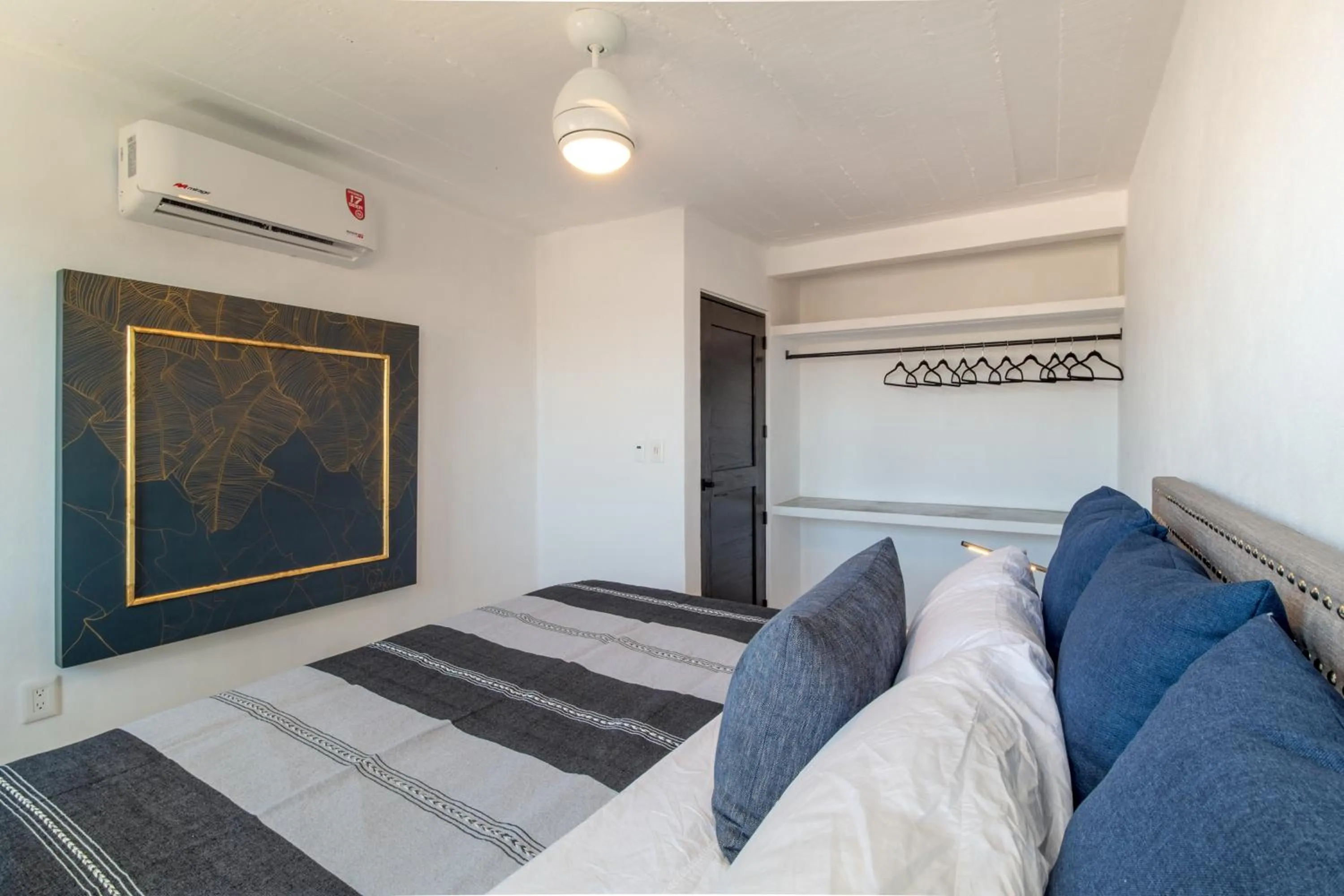 Bedroom, Bed in Cuale