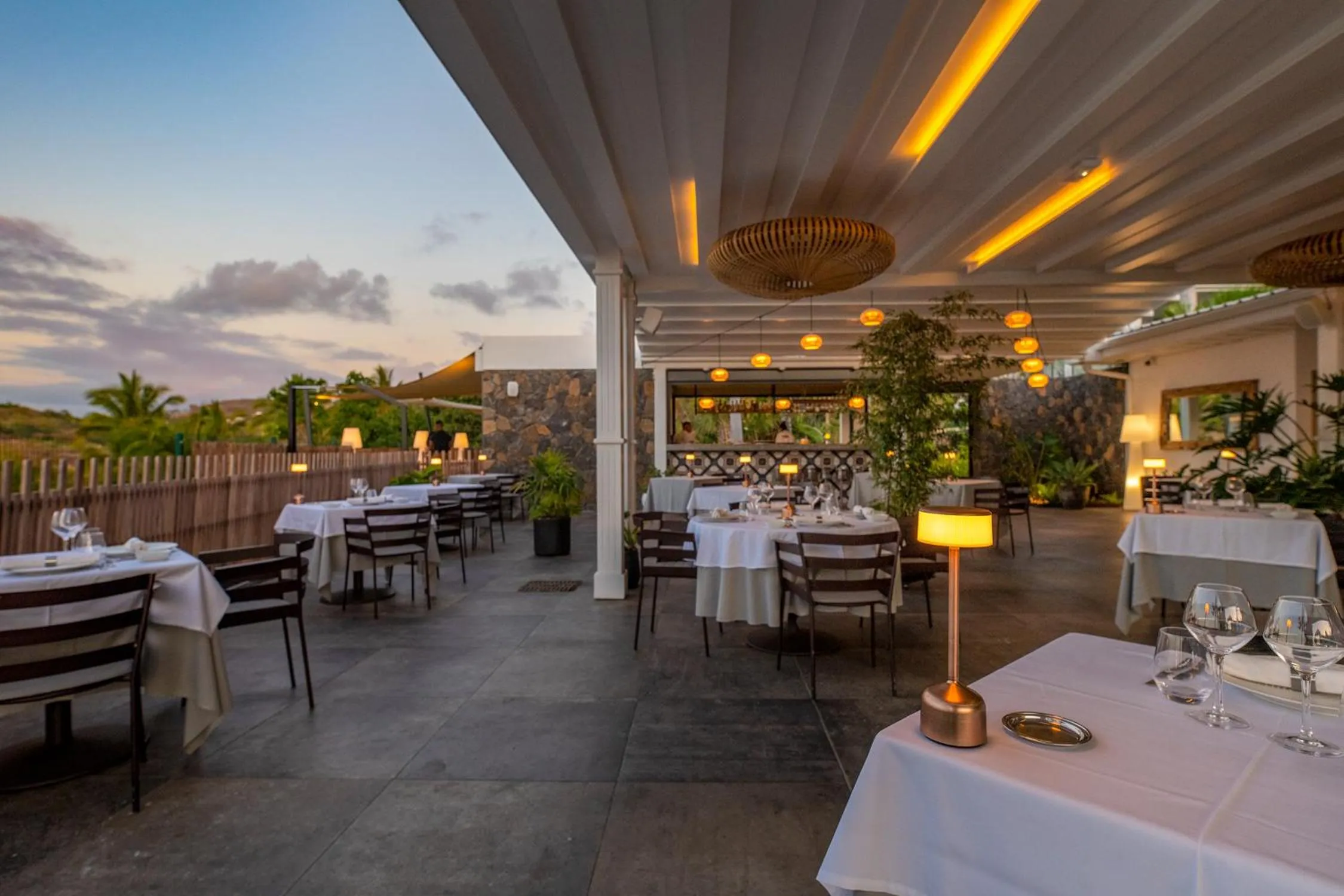 Restaurant/places to eat in Latitude 21