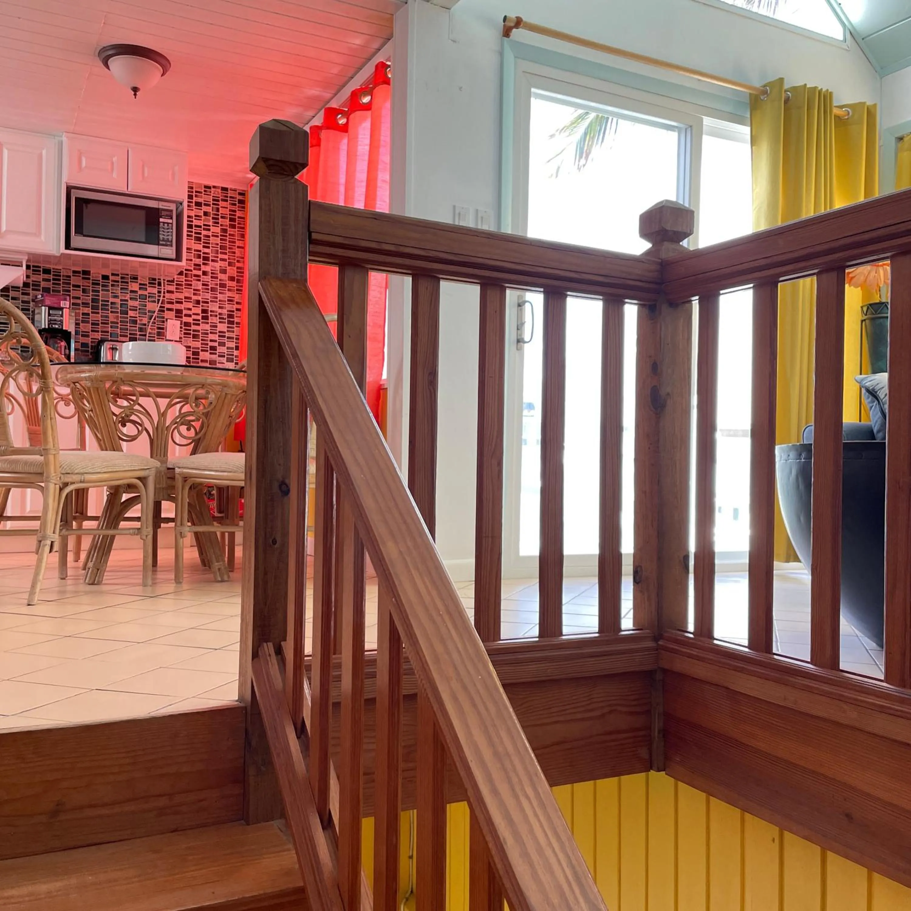 Dining area in Sealofts On The Beach