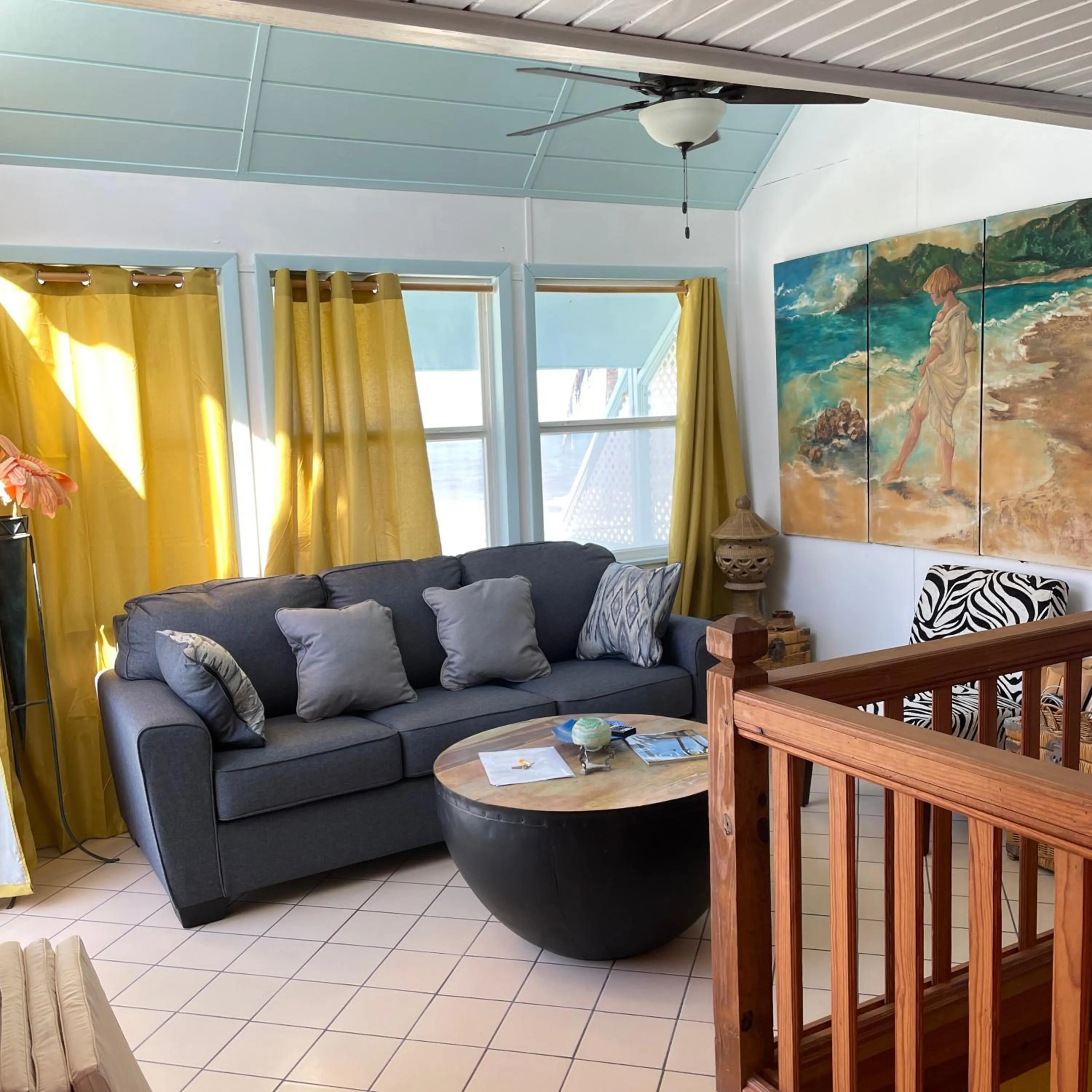 Living room in Sealofts On The Beach