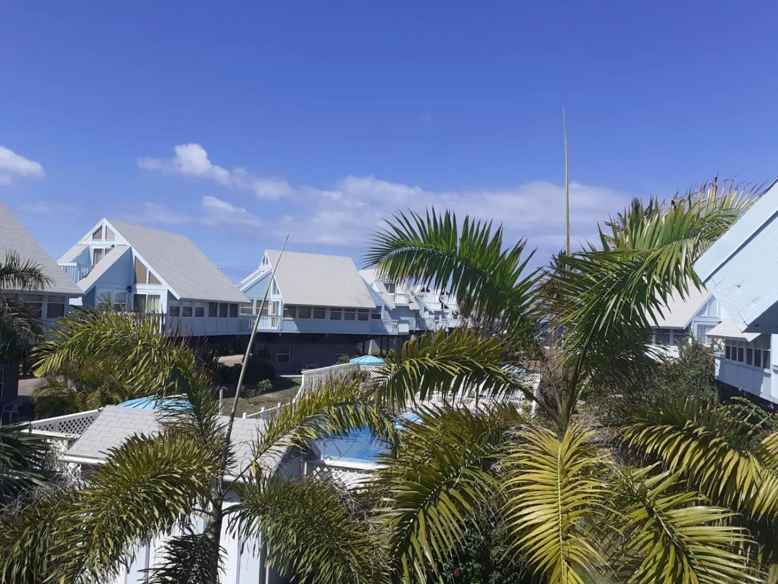 Swimming pool in Sealofts On The Beach