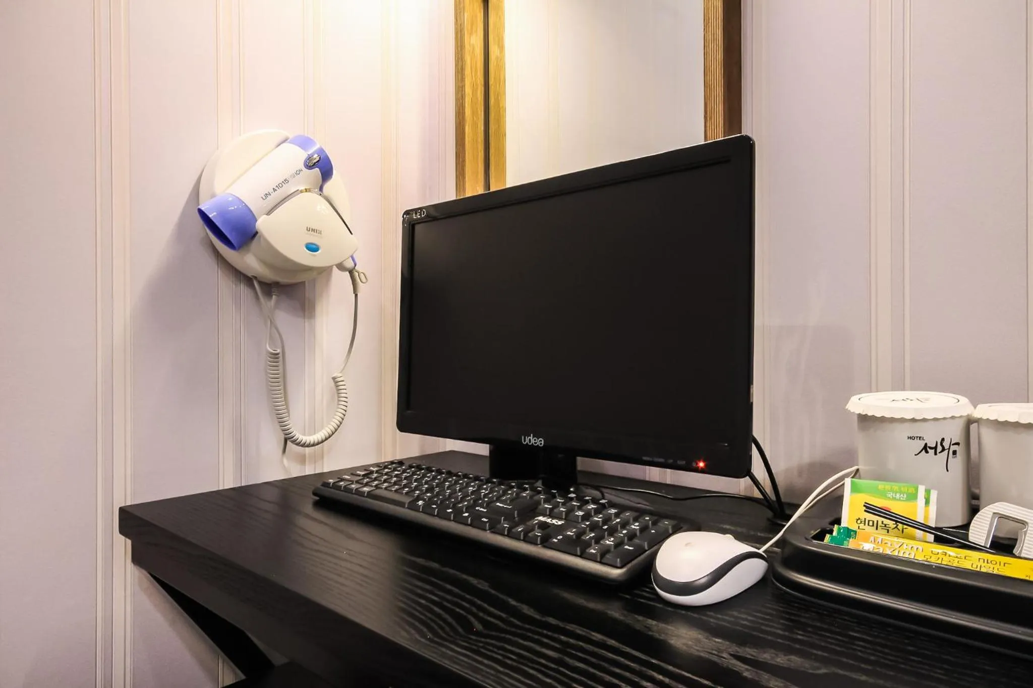 TV/Entertainment Center in Hotel Seowa