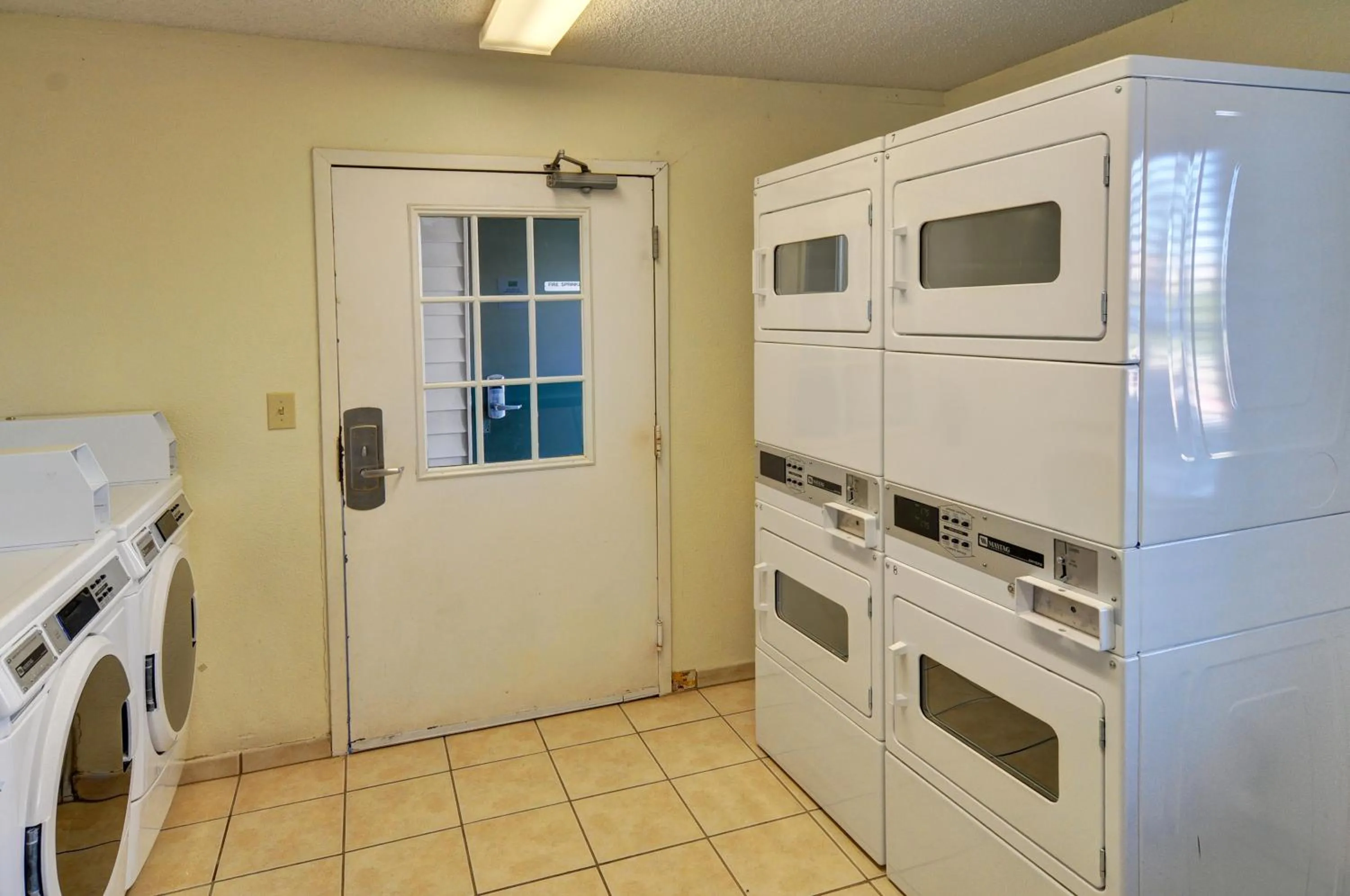 InTown Suites Extended Stay Houston TX - Hobby Airport
