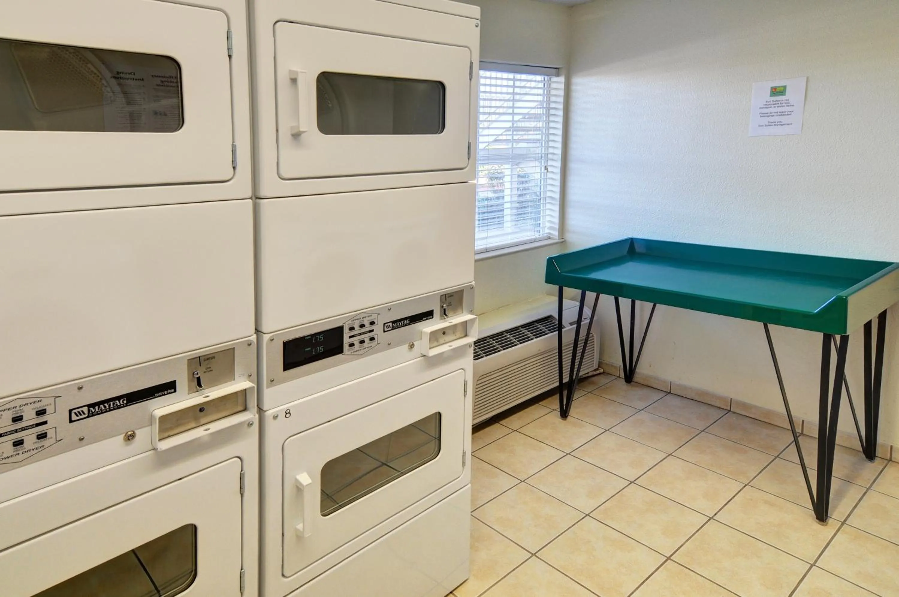 InTown Suites Extended Stay Houston TX - Hobby Airport