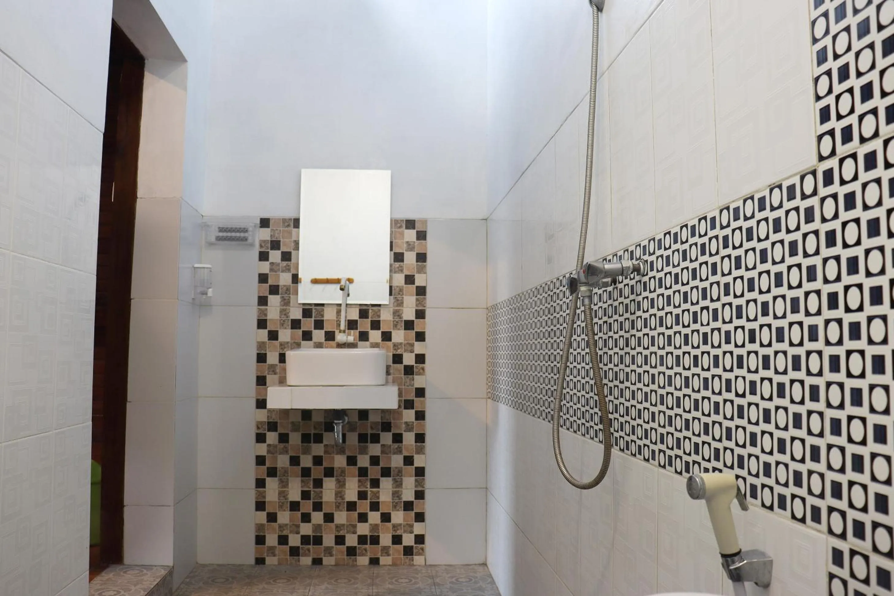 Shower in Sunny Point Penida