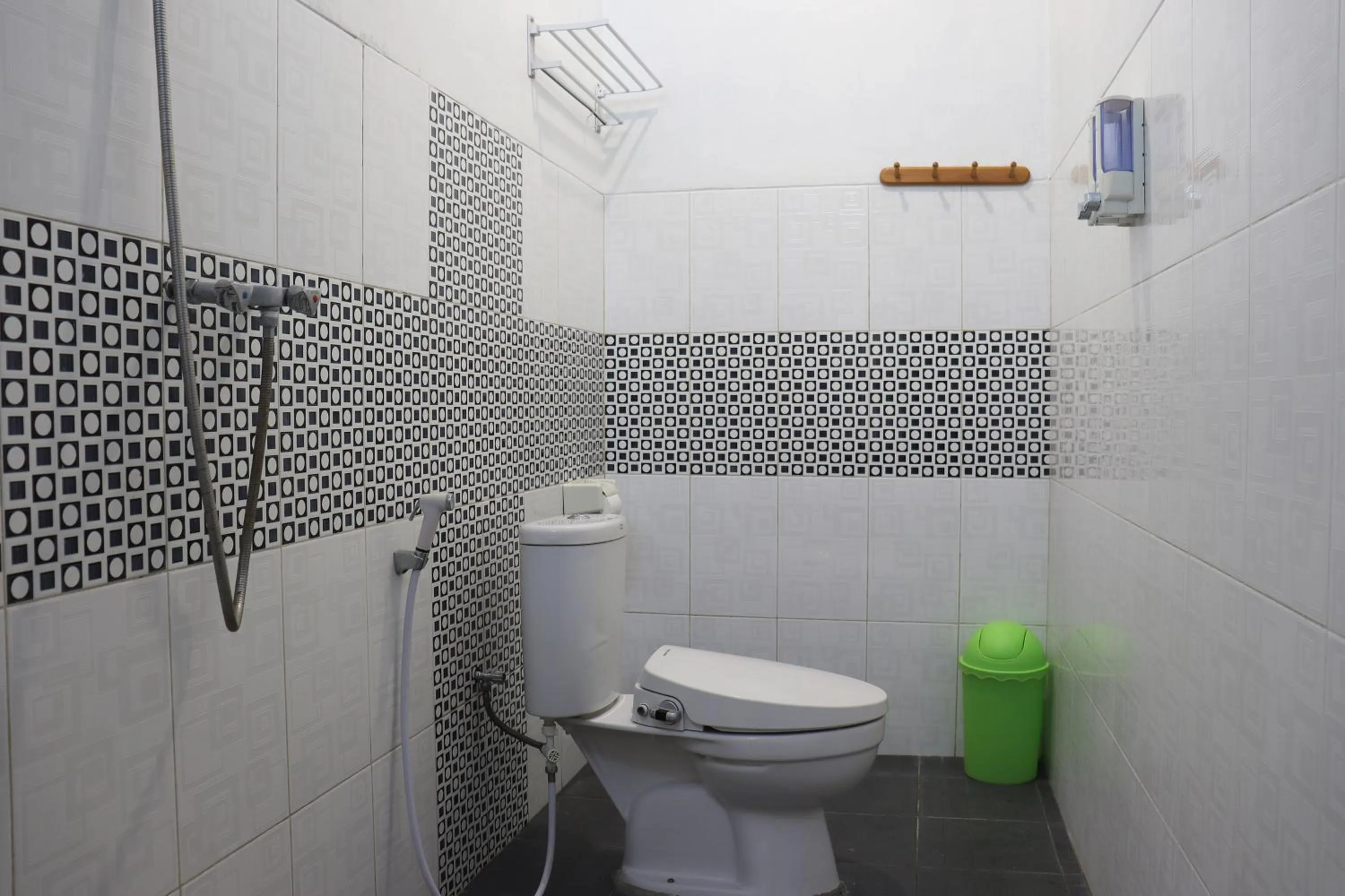 Shower in Sunny Point Penida