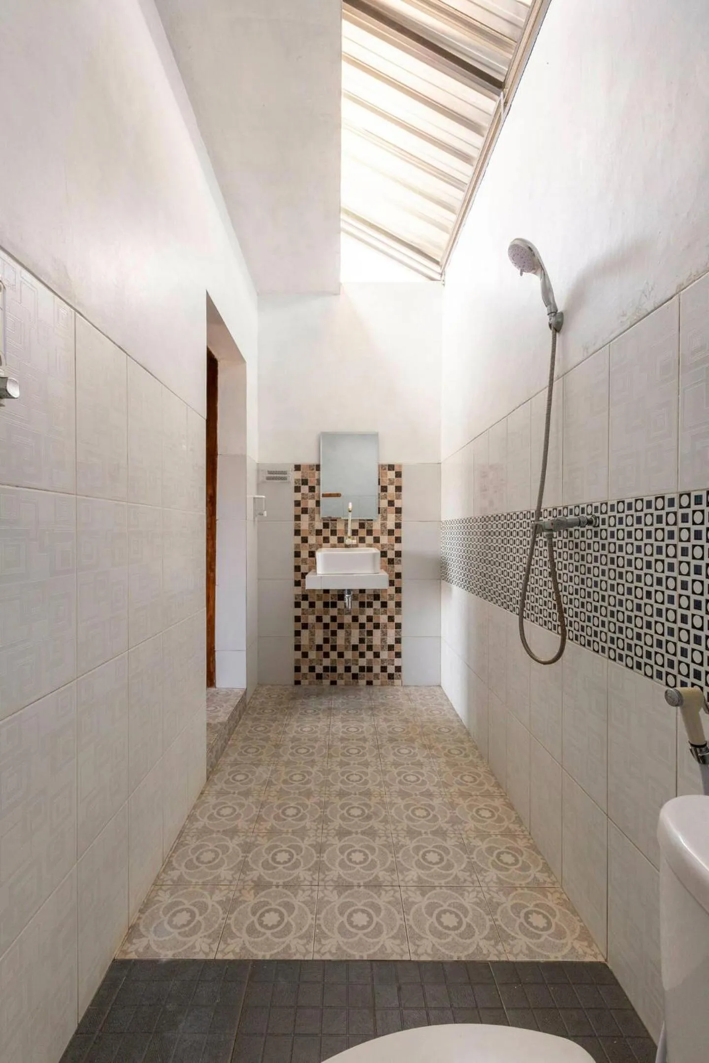 Shower in Sunny Point Penida