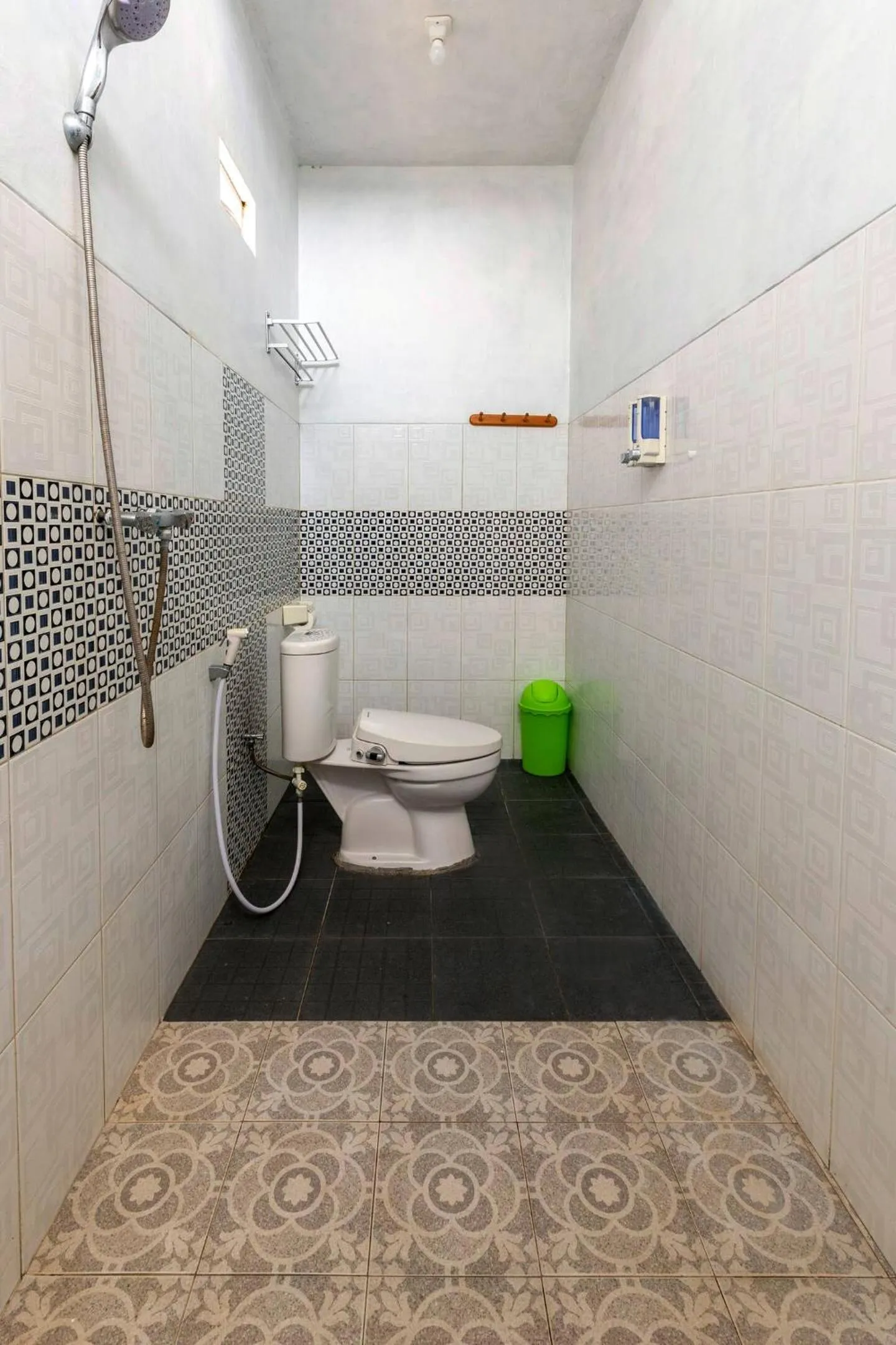 Shower in Sunny Point Penida