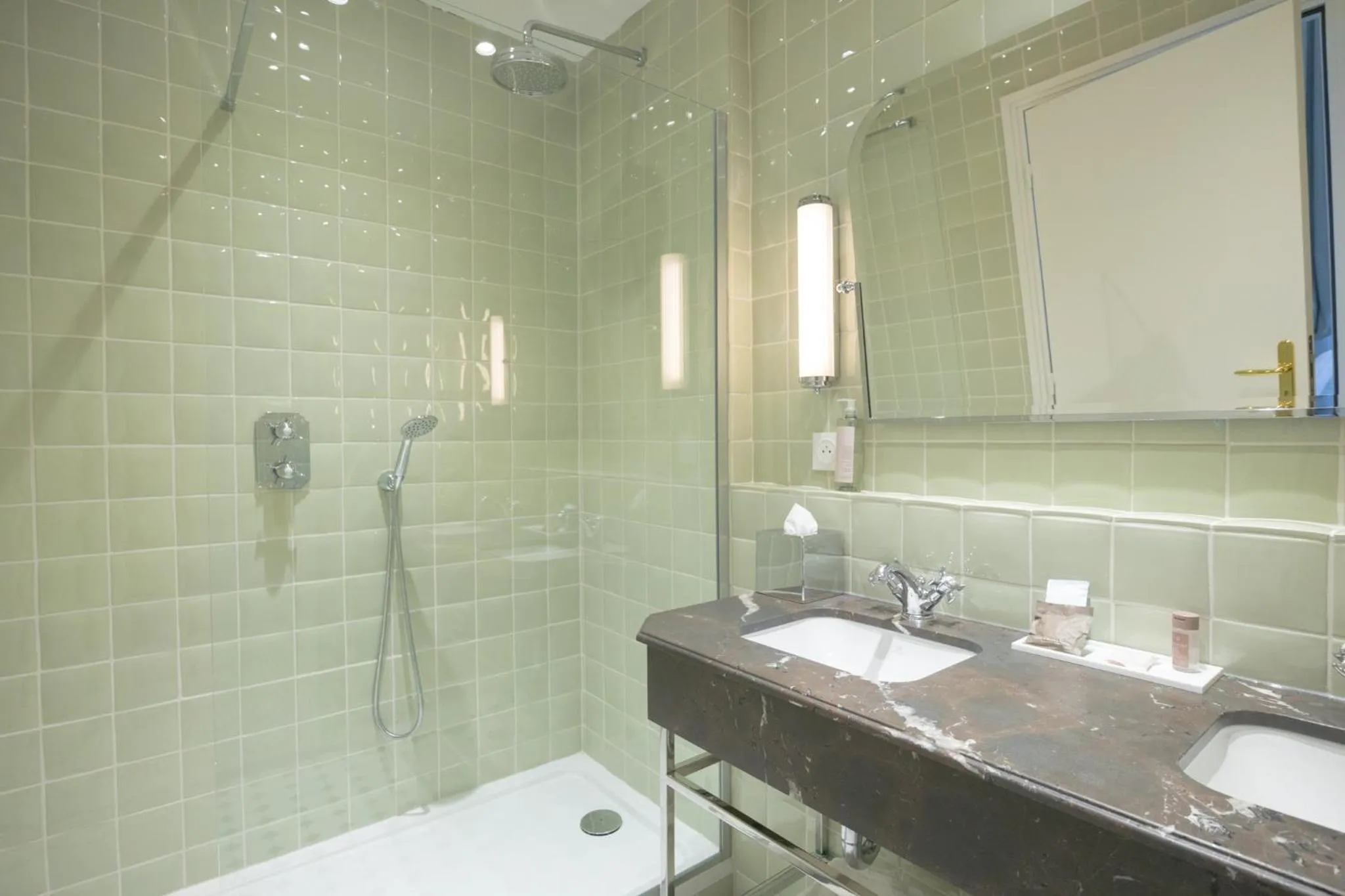 Bathroom in Hôtel Régent Contades