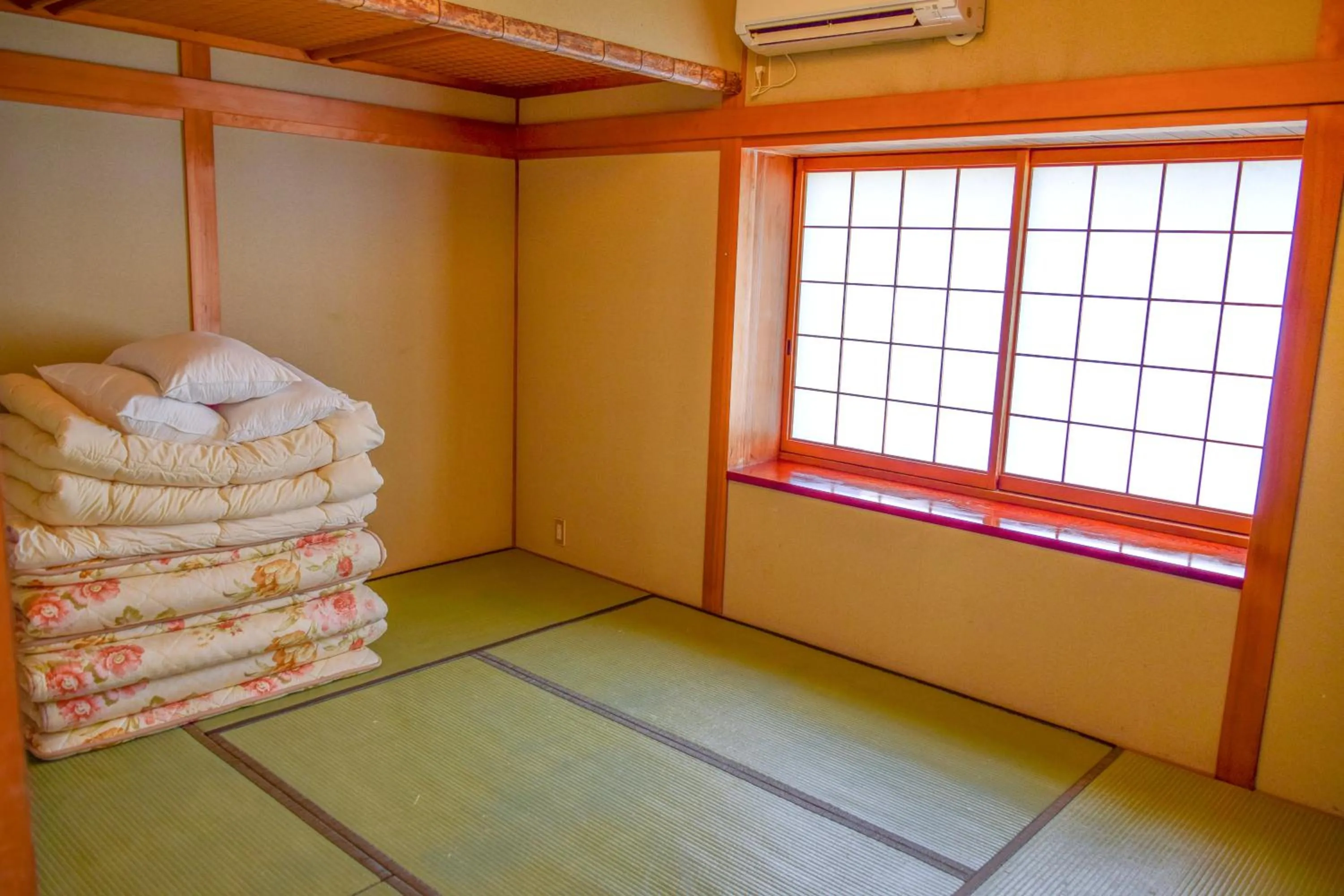 Photo of the whole room in Sea Tiger Island Inn Shodoshima