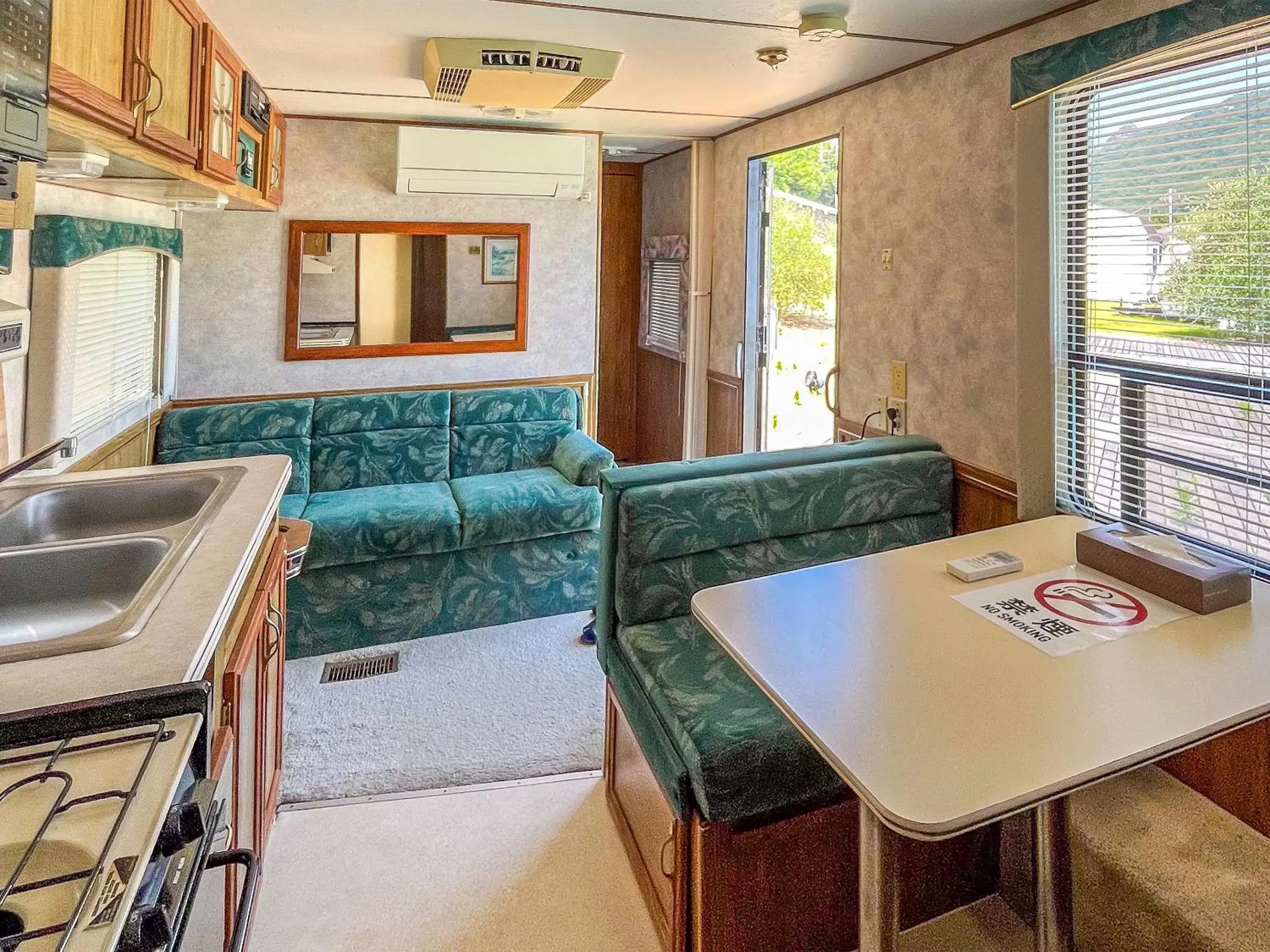 Mobile Home in Sea Tiger Island Inn Shodoshima Mobile Home in Sea Tiger Island Inn Shodoshima