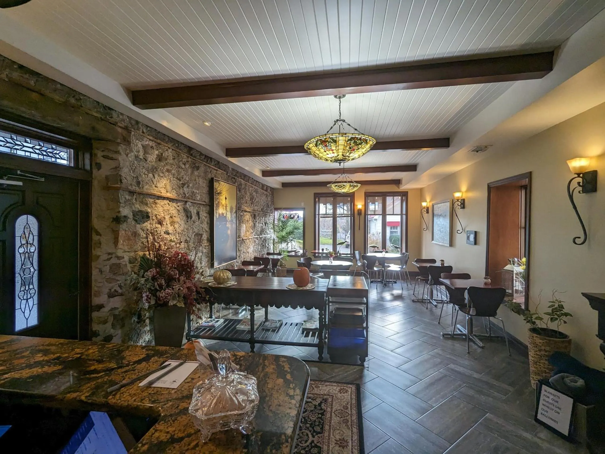 Lobby or reception in Inn at the Harbour