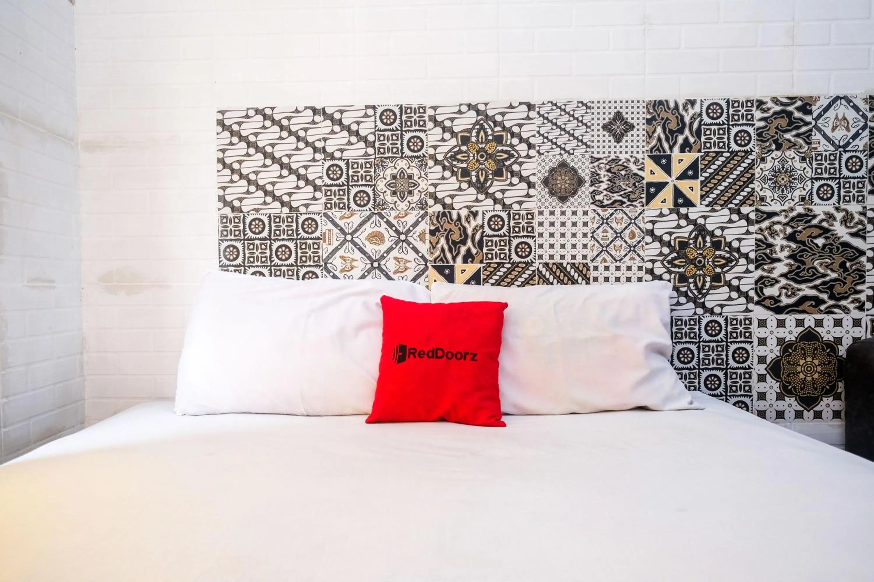 Bedroom, Bed in RedDoorz Syariah @ Colomadu 2