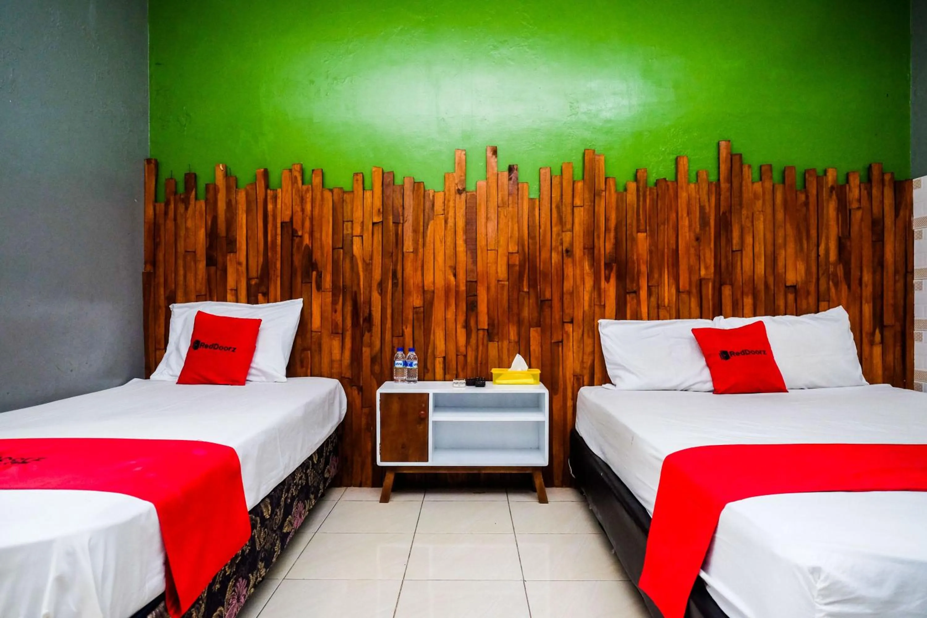 Bedroom, Bed in RedDoorz Syariah @ Colomadu 2