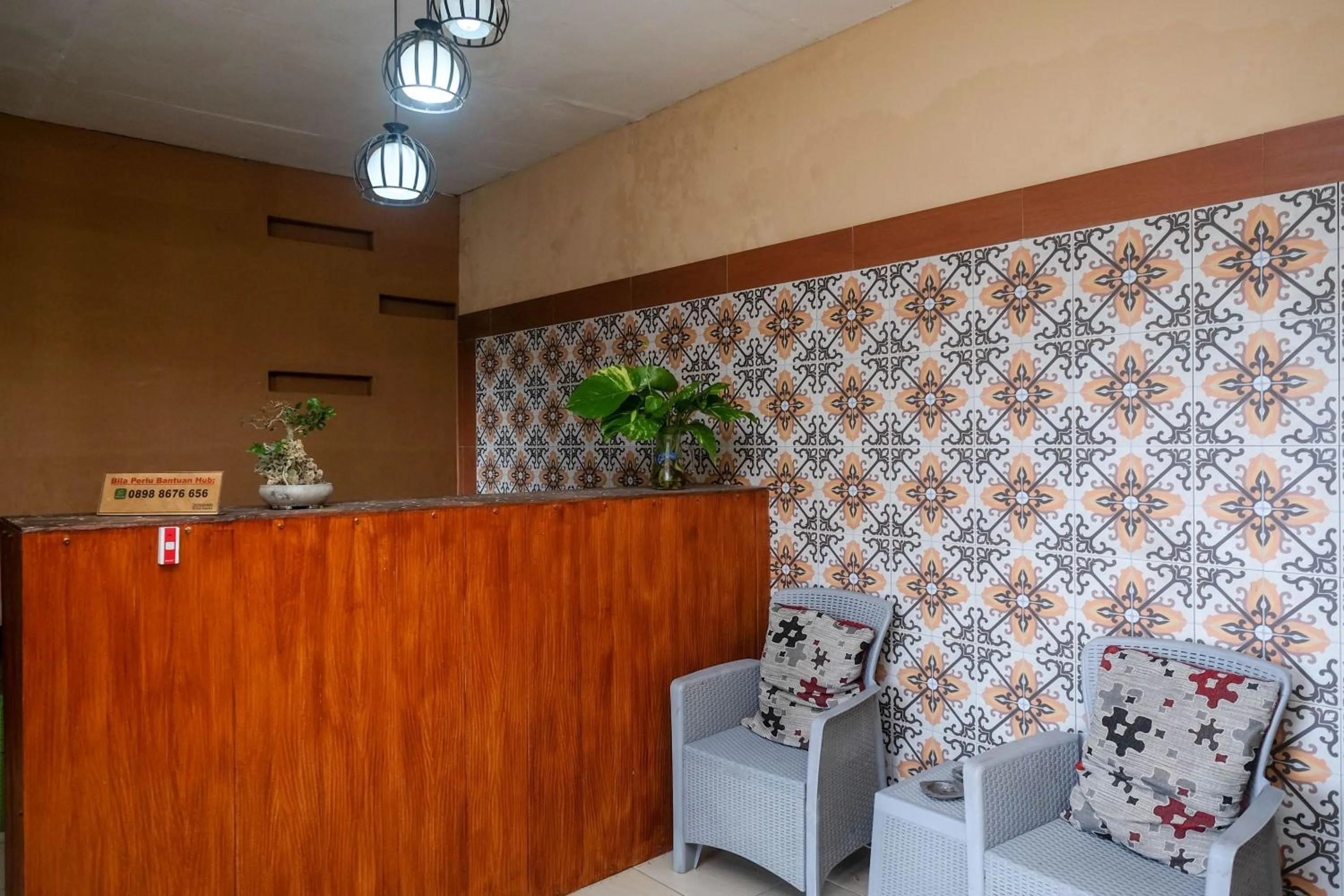 Lobby or reception in RedDoorz Syariah @ Colomadu 2