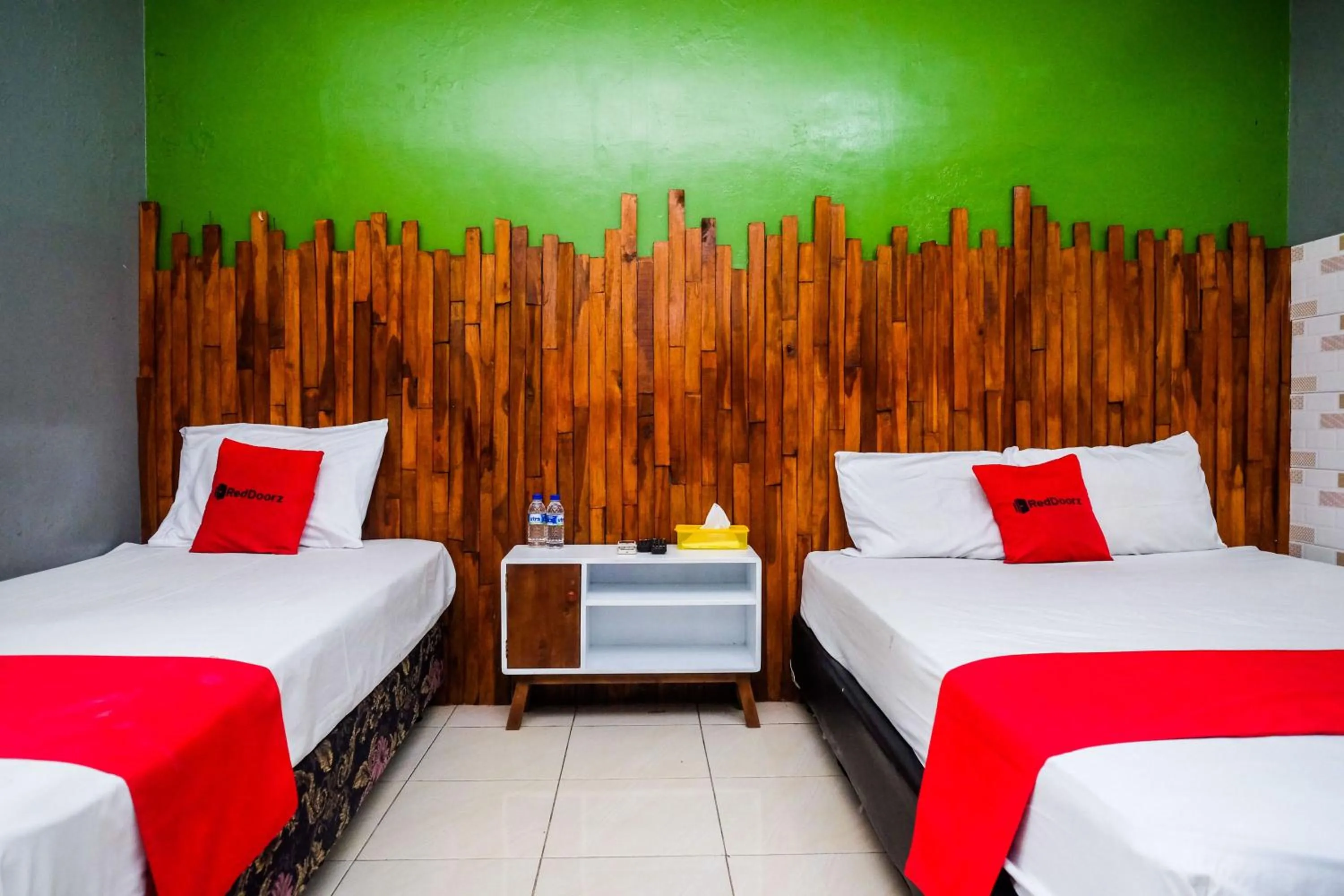 Bedroom, Bed in RedDoorz Syariah @ Colomadu 2