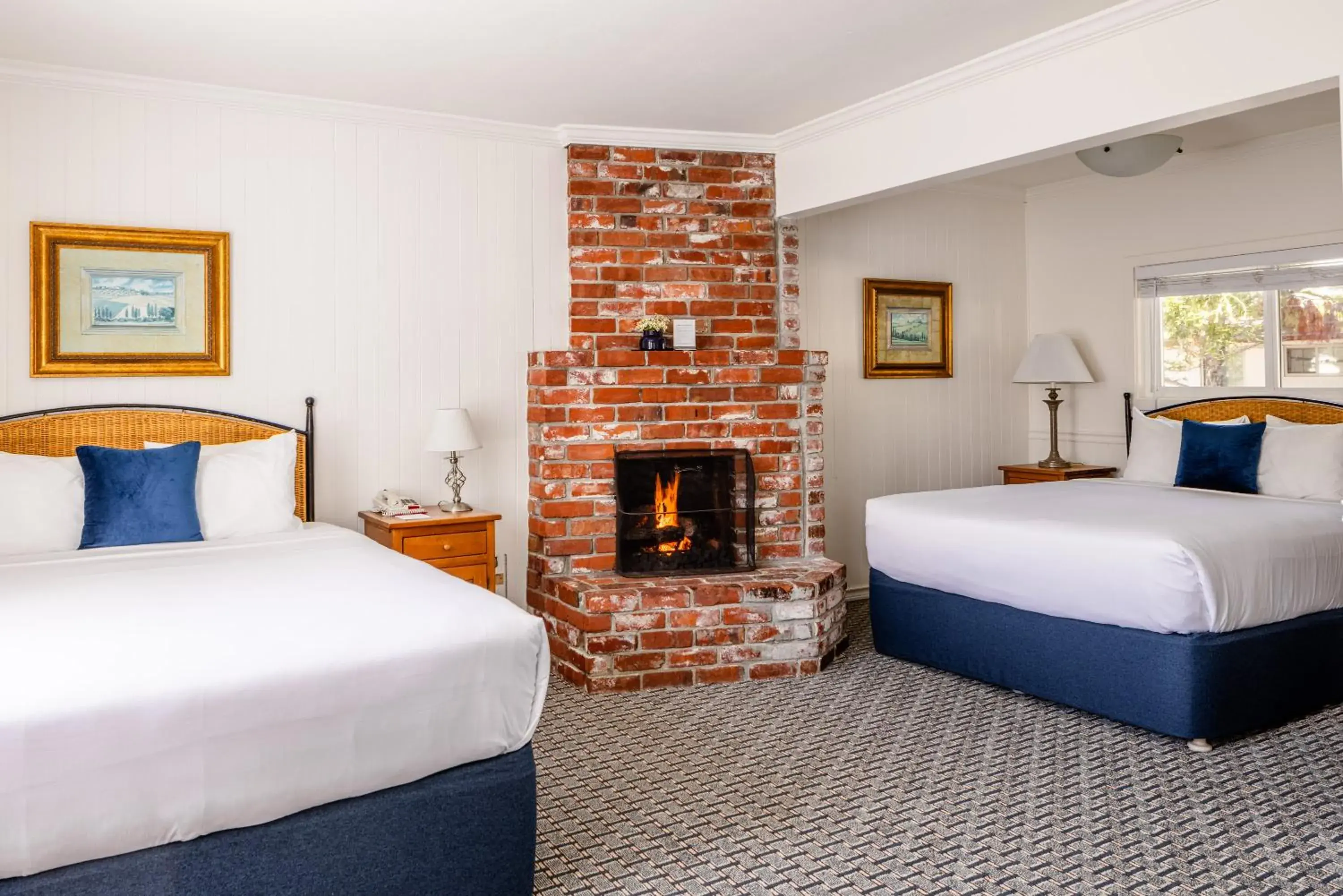Deluxe Double Room in Carmel Fireplace Inn Deluxe Double Room in Carmel Fireplace Inn