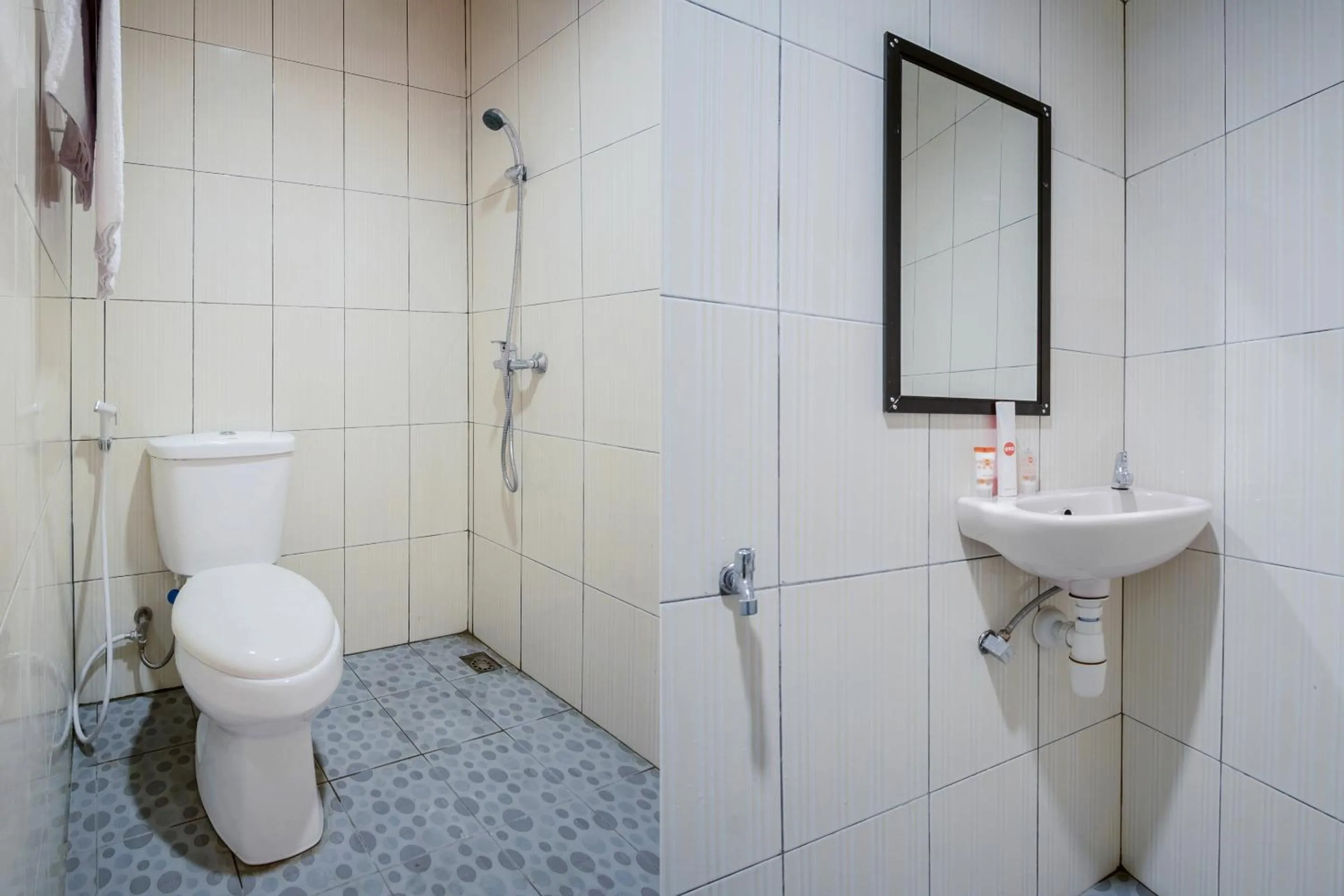 Bathroom in Hotel O Bakti Homestay