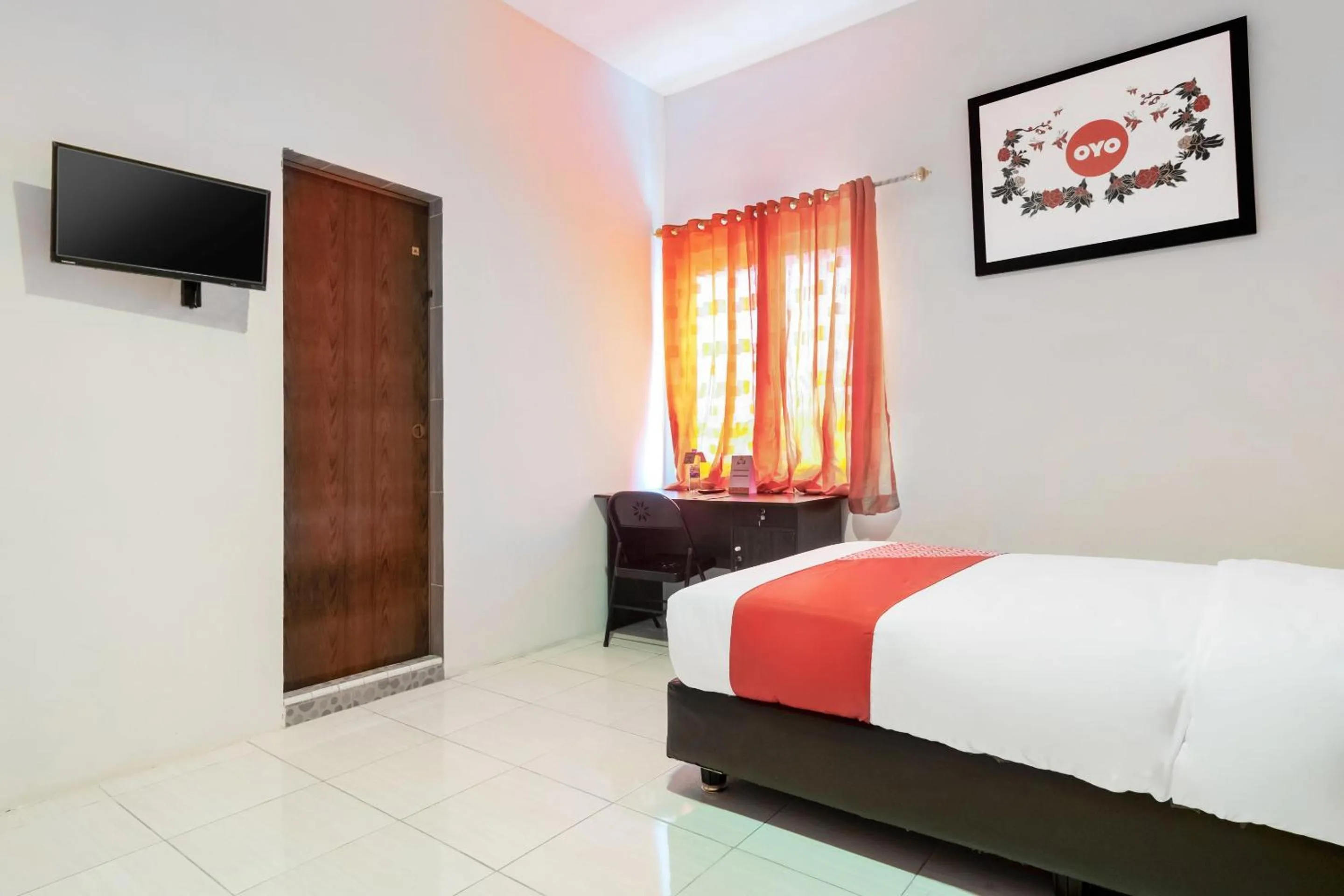 Bedroom, Bed in Hotel O Bakti Homestay