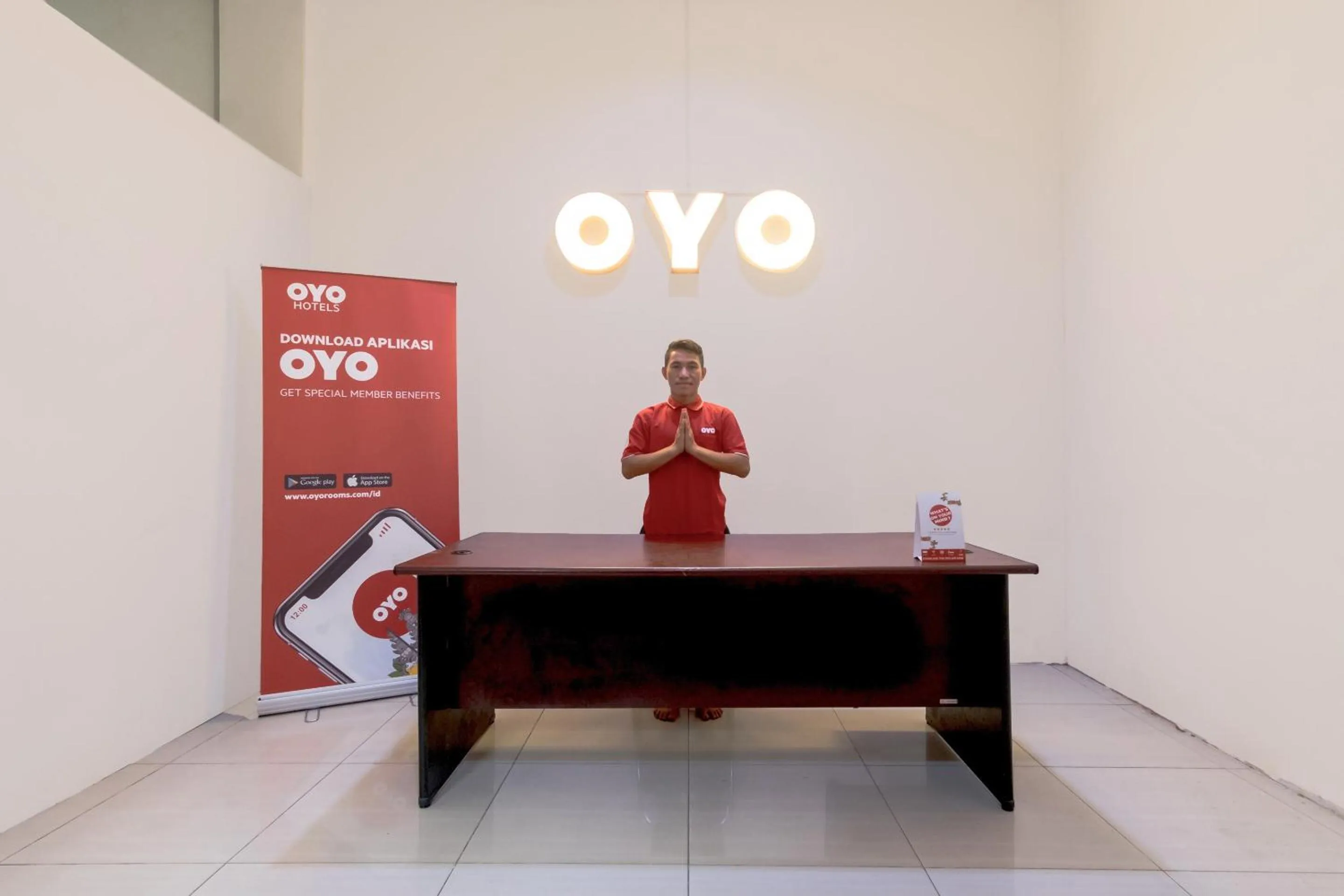 Lobby or reception in Hotel O Bakti Homestay